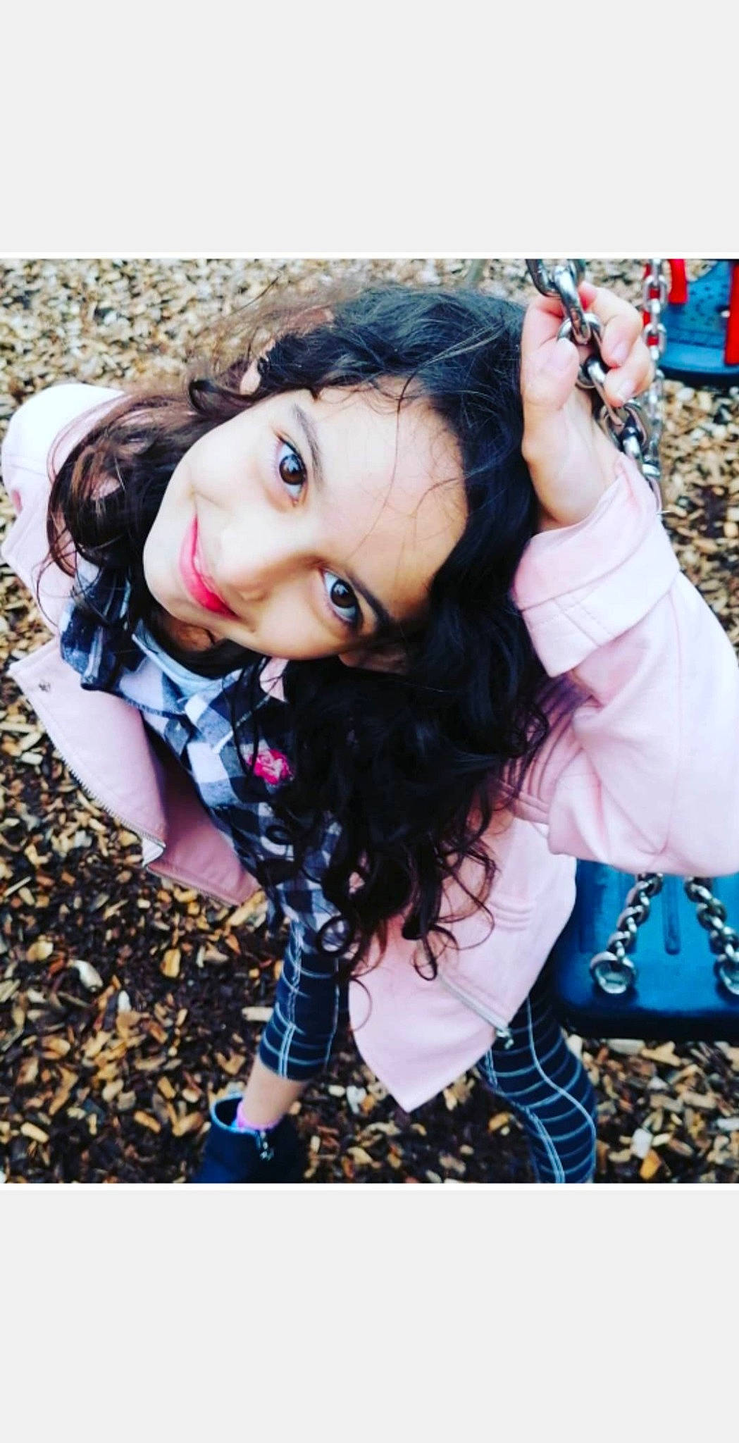 Sabrine a rejoint le concours — aidez-le/la à gagner de superbes lots ! beauty, black_hair, cheek, child_model, cool, eye, fashion_accessory, hair, hairstyle, japanese_idol, joy, lip, long_hair, person, photo_shoot, photograph, photography, plant, selfie, snapshot