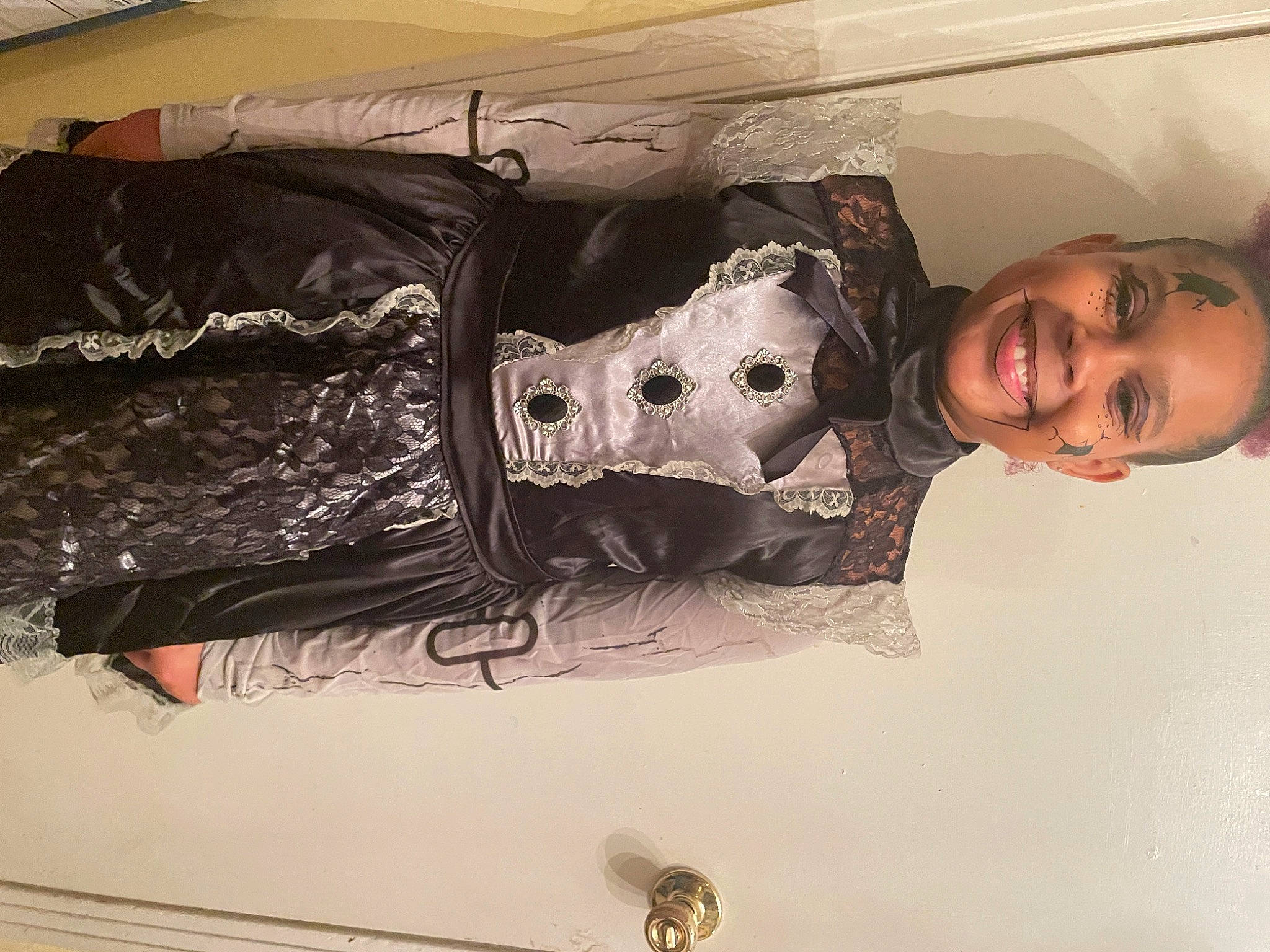 Katrina is registered to the contest to win money with this photo: art, beard, carmine, cool, eyewear, flash_photography, flesh, fun, happy, joy, pattern, person, personal_protective_equipment, room, selfie, sleeve, smile, tints_and_shades, visual_arts, wood