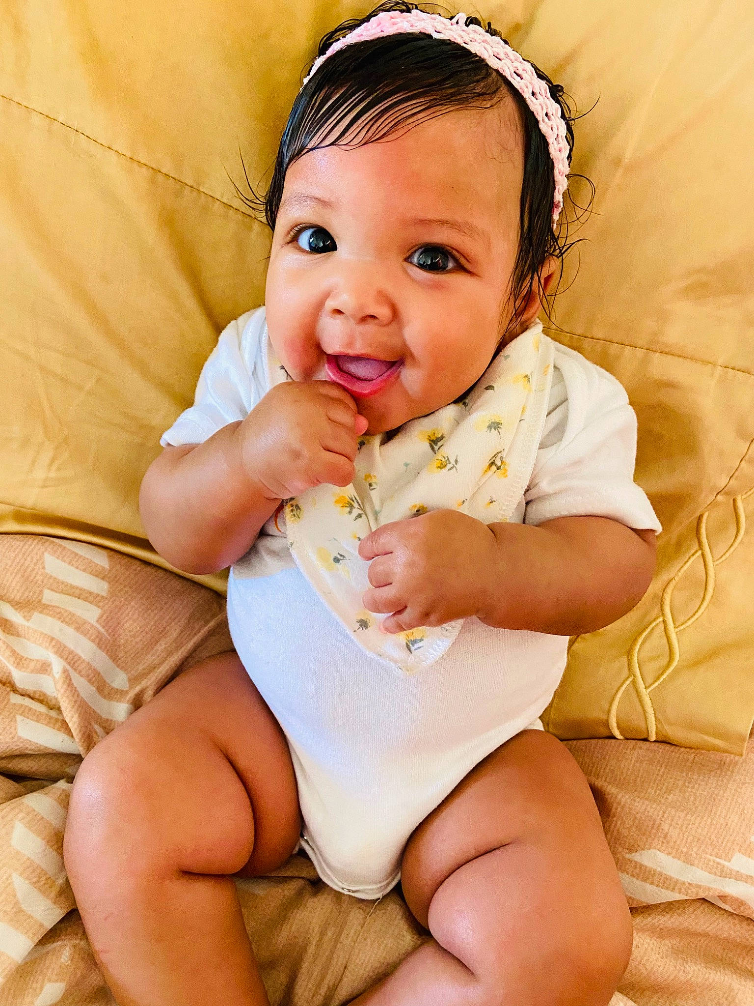 Koreah is registered to the contest to win money with this photo: baby, baby_toddler_clothing, cheek, comfort, eye, finger, happy, head, human_body, leg, lip, mouth, nail, neck, person, pink, skin, stomach, textile, thigh