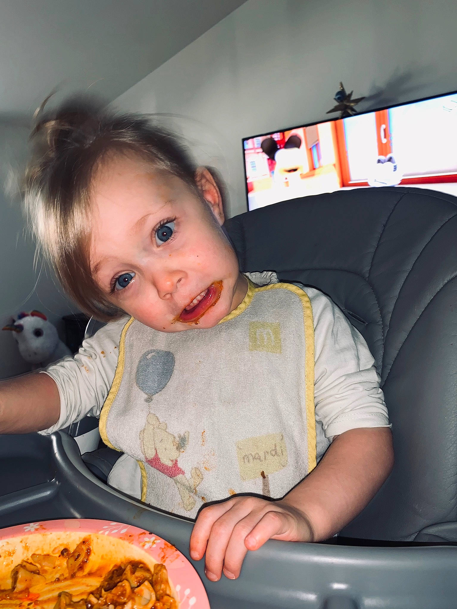 Lèna participe au concours pour gagner de l'argent avec cette photo : baby, bowl, chair, comfort_food, cooking, cuisine, dish, food, food_craving, fork, ingredient, junk_food, person, plate, recipe, side_dish, sitting, spoon, sweetness, tableware