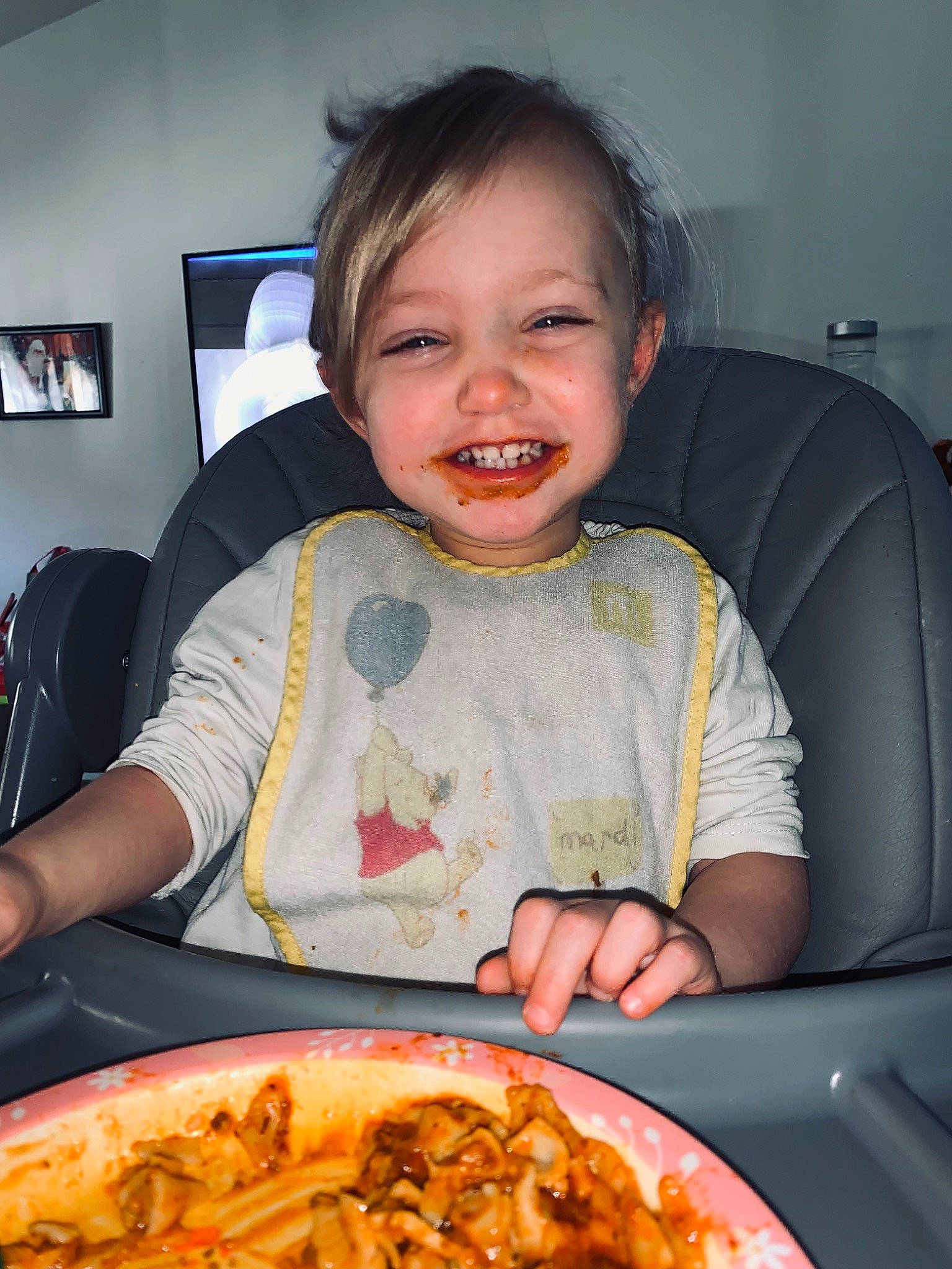 Lèna participe au concours pour gagner de l'argent avec cette photo : baby, chair, comfort_food, cooking, cookware_and_bakeware, cuisine, dish, food, food_craving, happy, ingredient, joy, junk_food, meat, pasta, person, picture_frame, recipe, smile, stew