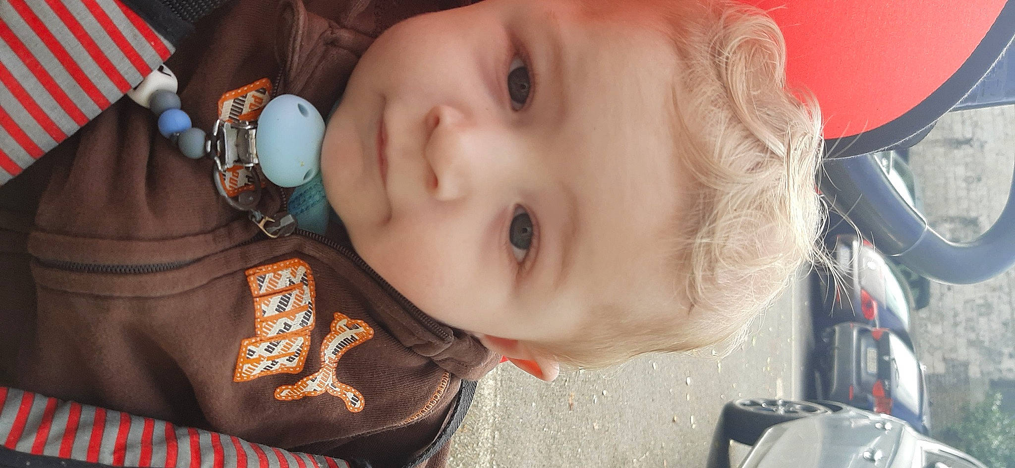 Morgan a rejoint le concours — aidez-le/la à gagner de superbes lots ! cheek, chin, ear, eye, eyebrow, eyelash, face, facial_expression, forehead, hairstyle, head, human_body, lip, mouth, neck, nose, organ, person, product, skin