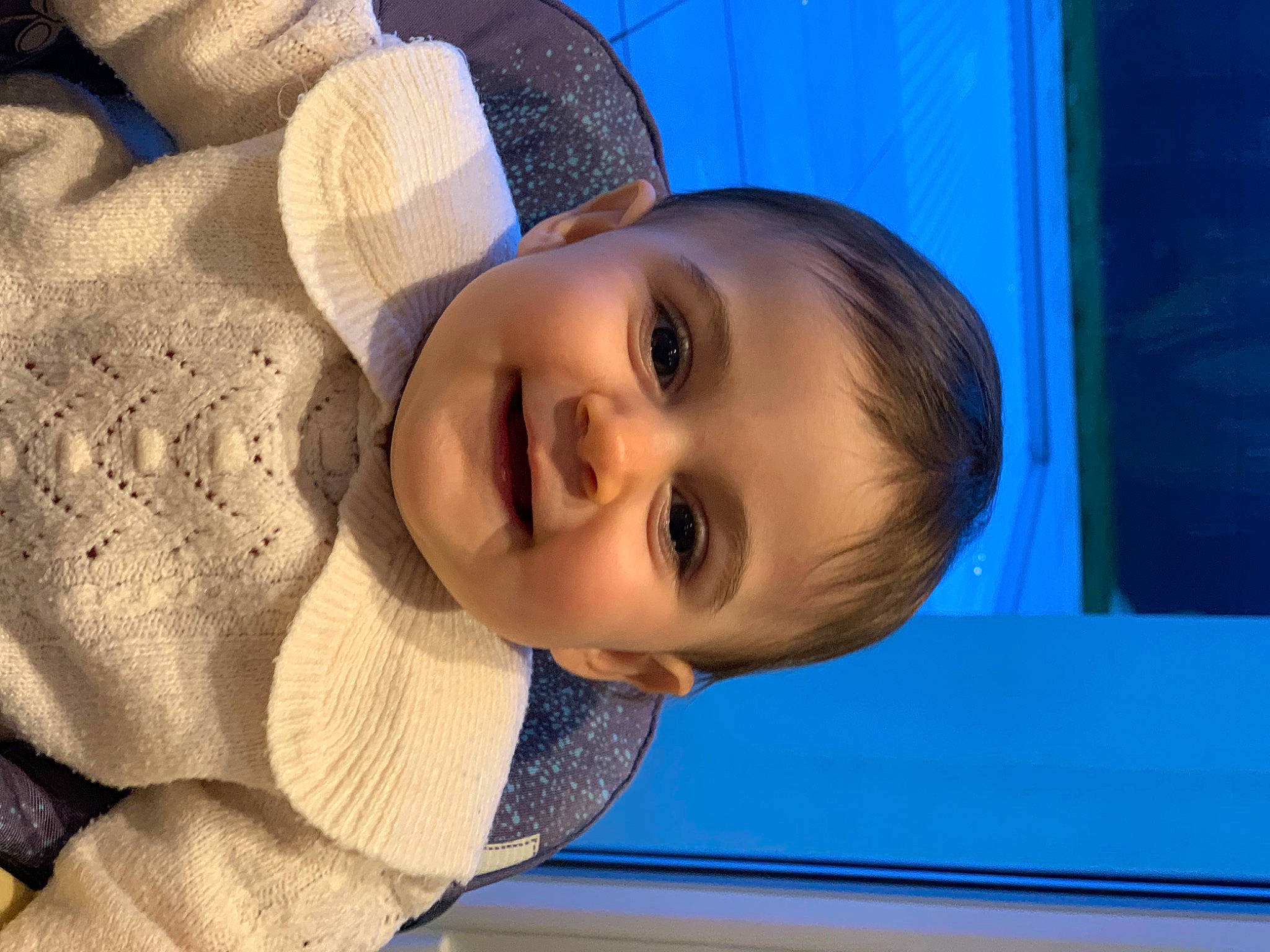 Maloé a rejoint le concours — aidez-le/la à gagner de superbes lots ! baby, baby_laughing, baby_toddler_clothing, blue, cheek, child, chin, electric_blue, eyebrow, fun, happy, iris, joy, leisure, lip, mouth, nose, person, skin, smile