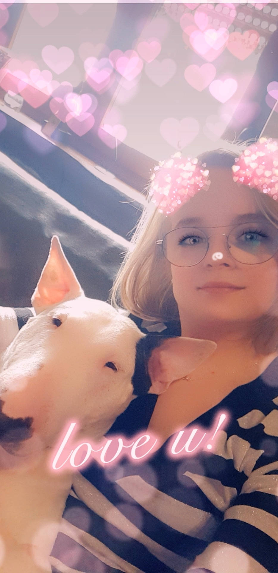 Mayra participe au concours pour gagner de l'argent avec cette photo : black_hair, brown_hair, child, close_up, dress, ear, event, eyelash, fawn, fun, happy, headpiece, human_body, petal, pink, skin, snout, suidae, toy, white