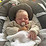 Télyssa a rejoint le concours — aidez-le/la à gagner de superbes lots ! baby, blanket, car_seat, closed_eyes, cozy, cute, face, hand, head, indoor, infant, newborn, nursery, pacifier, plush_toy, seat_strap, sleeping, soft_fabric, stuffed_animal, sweater