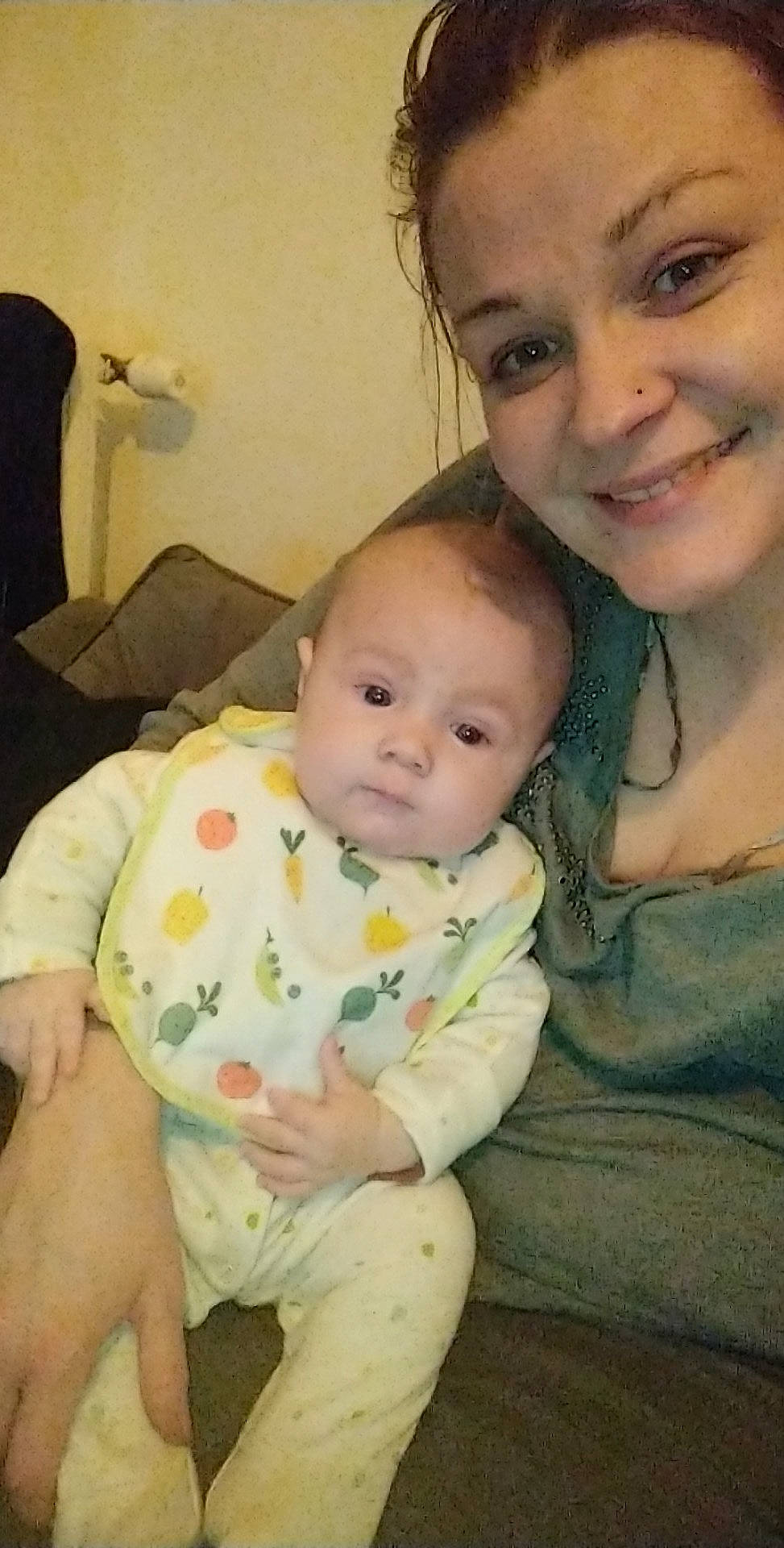 Léo a rejoint le concours — aidez-le/la à gagner de superbes lots ! baby, baby_toddler_clothing, cheek, chin, comfort, eye, face, facial_expression, fun, hair, happy, head, human_body, iris, joy, lip, mouth, nose, person, skin