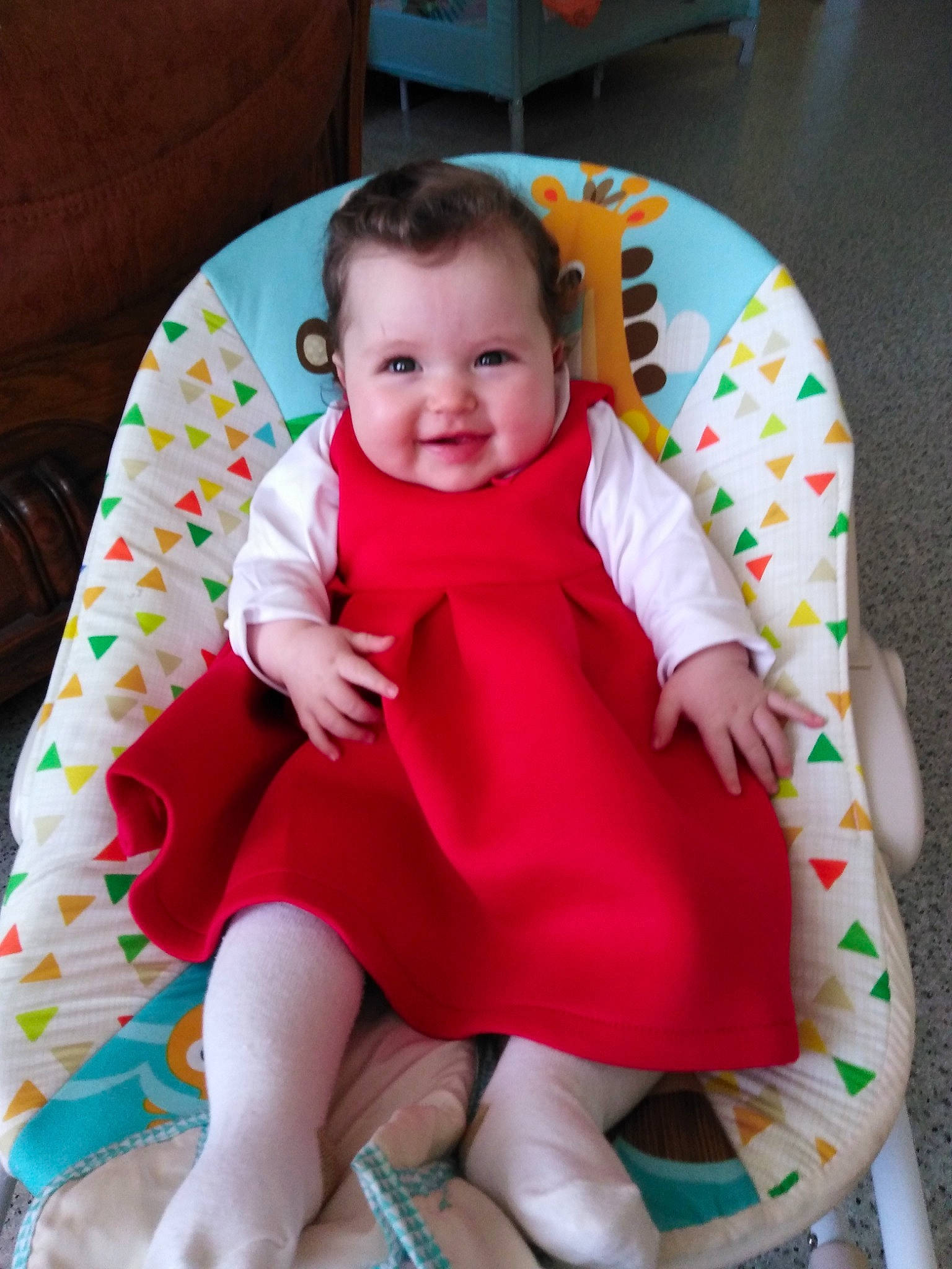 Olivia participe au concours pour gagner de l'argent avec cette photo : baby, child, person, sitting, skin, smile, toddler