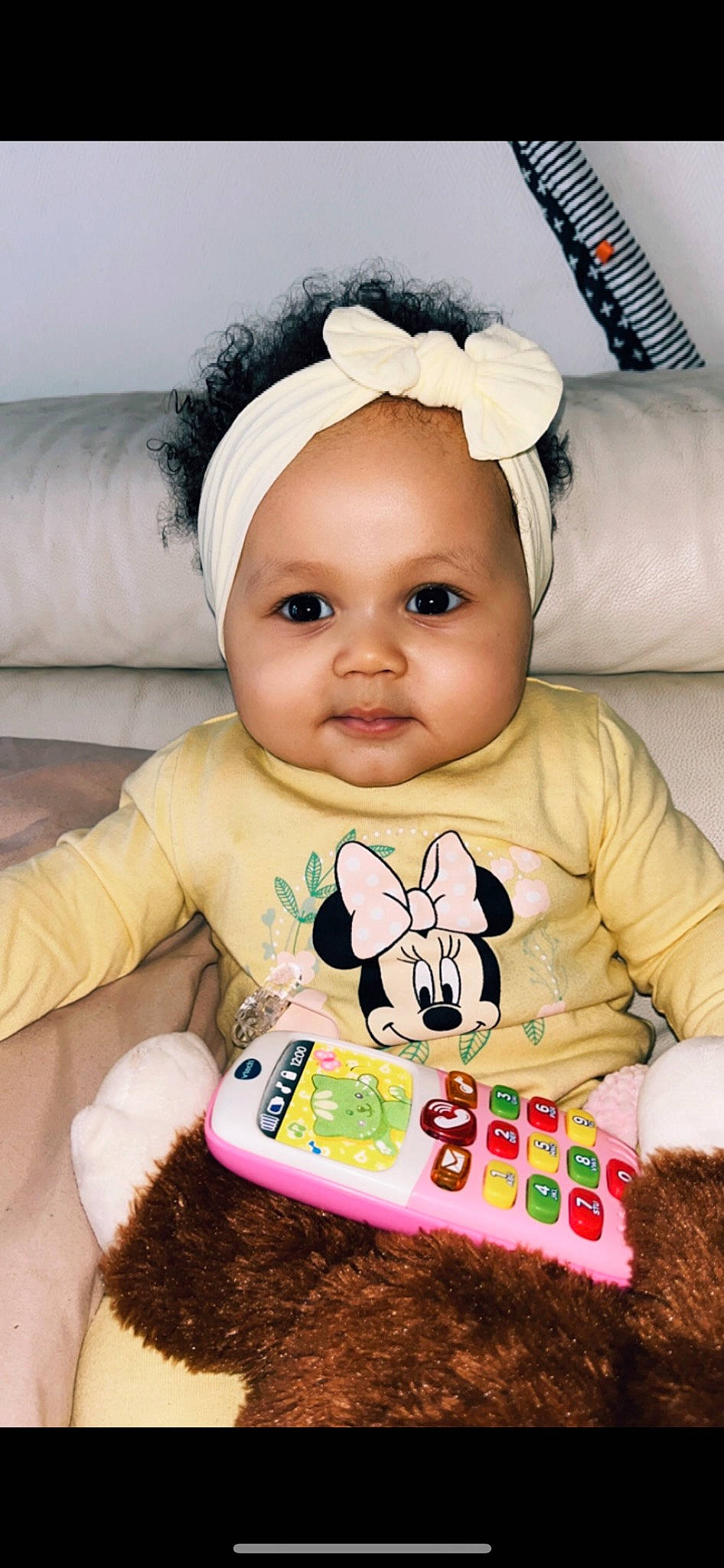 Tenessy a rejoint le concours — aidez-le/la à gagner de superbes lots ! baby, baby_toddler_clothing, birthday_cake, cake, cheek, child, comfort, dessert, face, happy, head, mammal, person, pink, product, sitting, skin, sleeve, smile, toddler