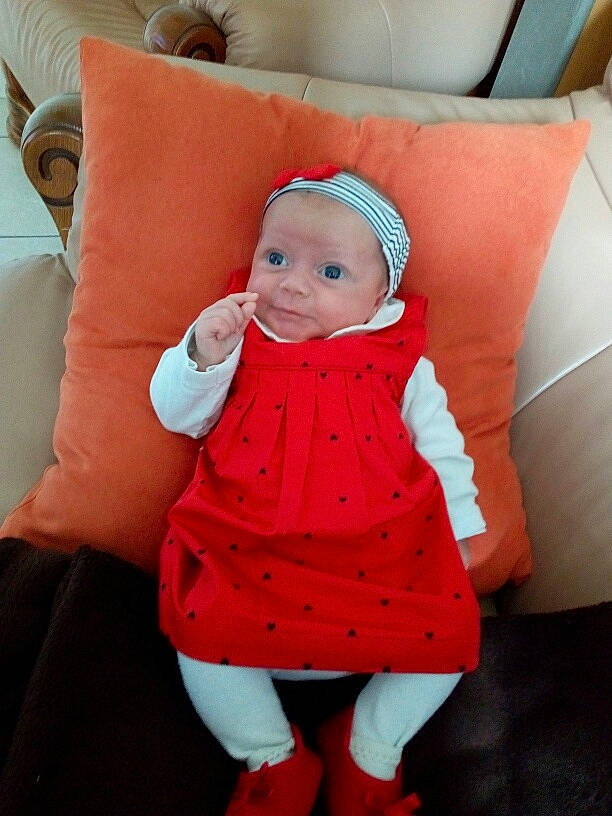 Juliana a rejoint le concours — aidez-le/la à gagner de superbes lots ! baby, child, doll, person, pink, red, textile, toddler, toy