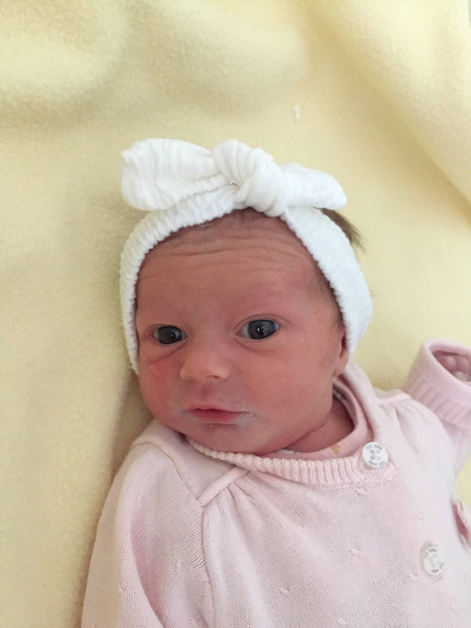 Juliana a rejoint le concours — aidez-le/la à gagner de superbes lots ! baby, bonnet, cheek, child, ear, eye, hair_accessory, head, headgear, person, pink, skin, smile, toddler