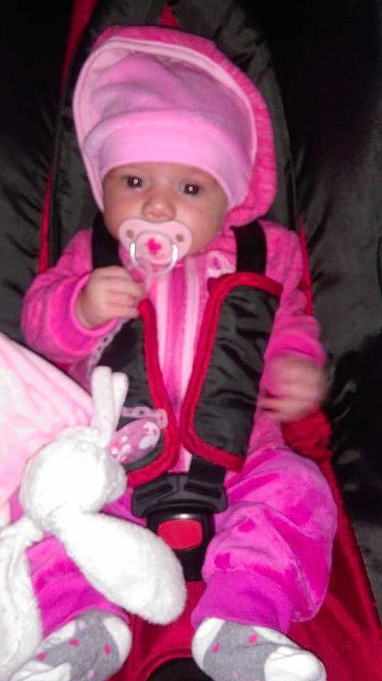 Kahina participe au concours pour gagner de l'argent avec cette photo : child, costume, fun, headgear, headwear, infant, magenta, person, pink, product, toddler, toy