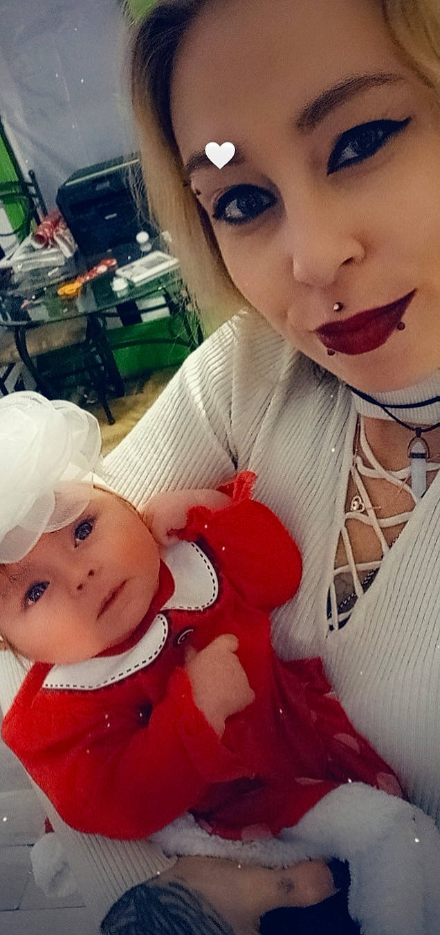 Davina is registered to the contest to win money with this photo: baby_toddler_clothing, cheek, chin, cool, ear, eye, eye_liner, eyebrow, eyelash, facial_expression, happy, headwear, jewellery, lip, lipstick, mouth, nose, organ, person, pink