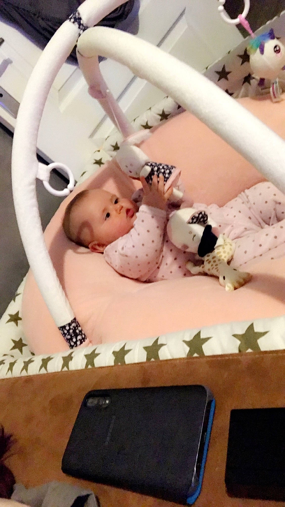 éliya participe au concours pour gagner de l'argent avec cette photo : baby, baby_products, child, infant_bed, person, product, toddler