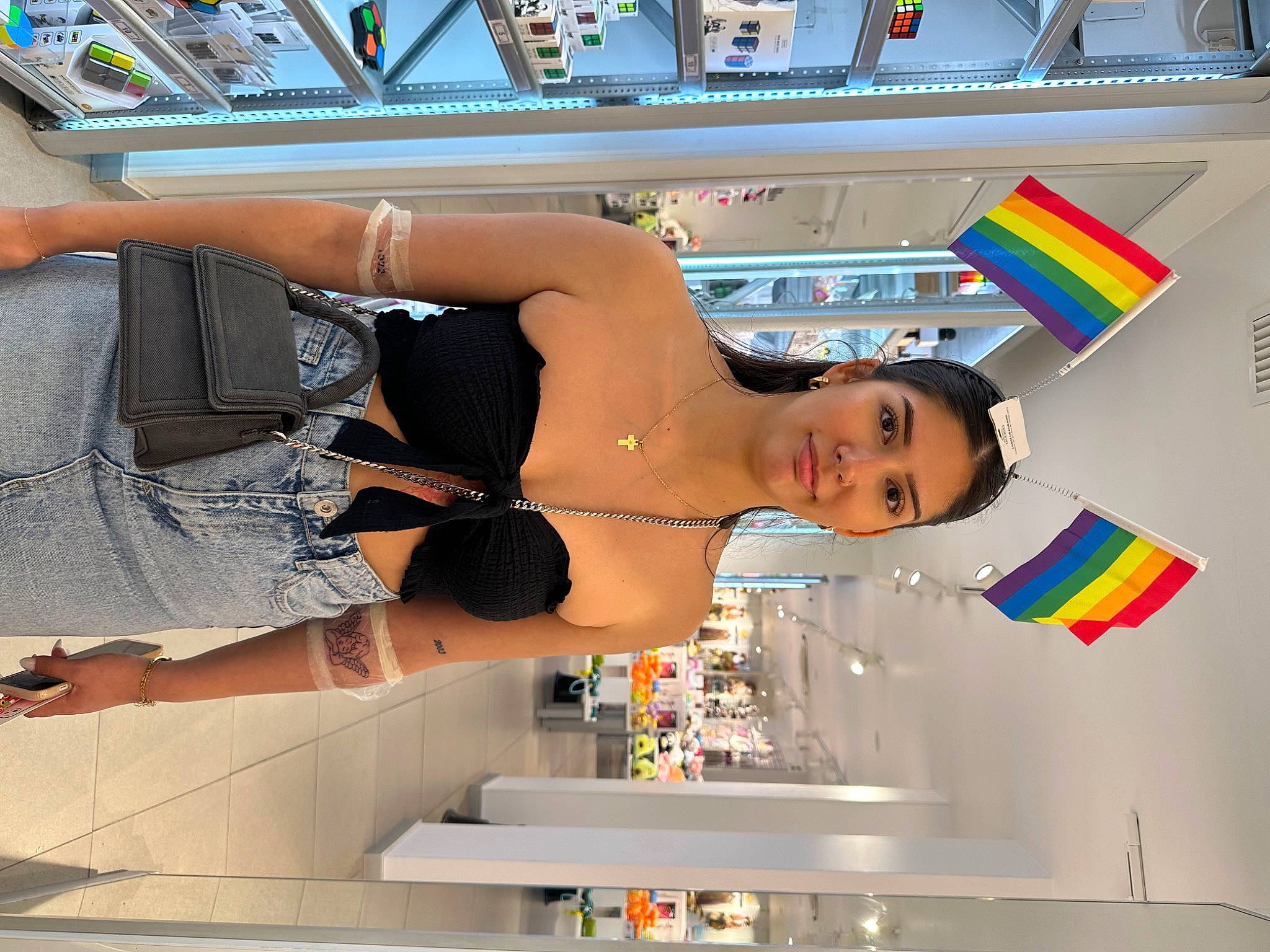 Bêtise a rejoint le concours — aidez-le/la à gagner de superbes lots ! abdomen, advertising, chest, elbow, eyelash, eyewear, fashion_design, fun, human_leg, leisure, pattern, swimwear, thigh, trunk, waist, wrist