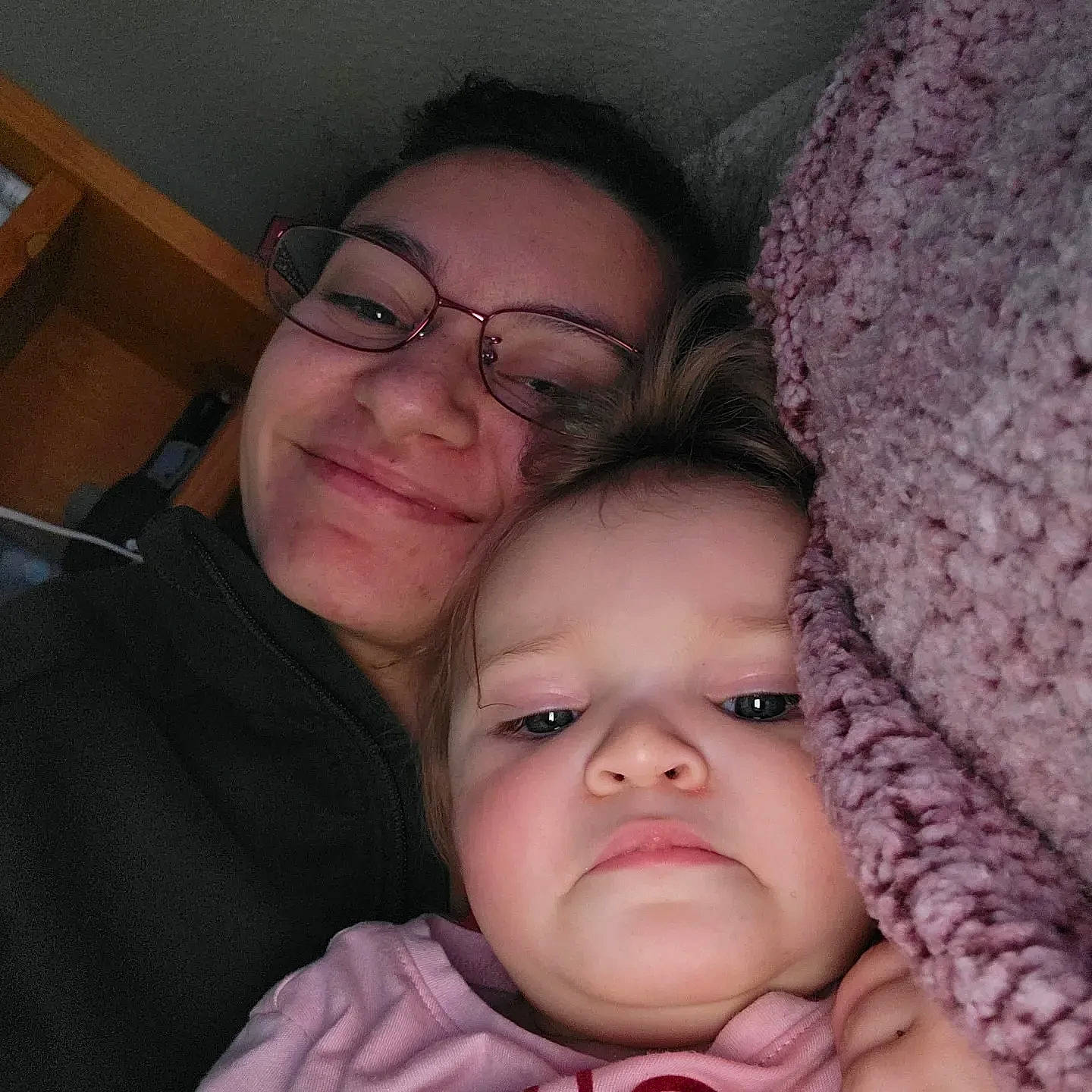 Everest is registered to the contest to win money with this photo: cheek, chin, comfort, ear, eye, eyebrow, eyelash, face, forehead, glasses, head, iris, joy, lip, mammal, mouth, nose, organ, person, skin