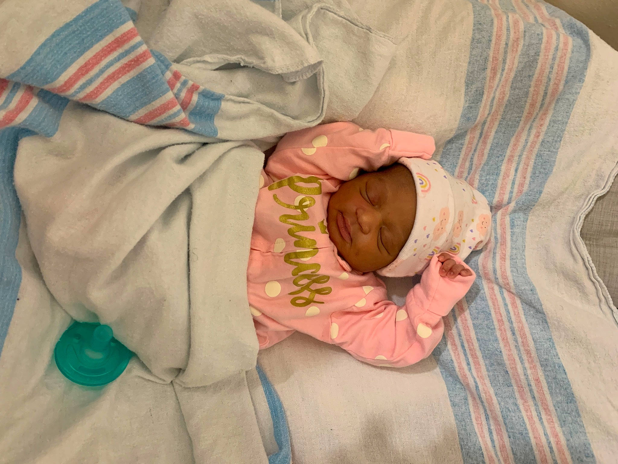 Kamryn is registered to the contest to win money with this photo: baby, baby_products, baby_safety, baby_sleeping, baby_toddler_clothing, bedtime, child, comfort, headwear, infant_bed, linens, nap, pattern, person, product, room, skin, sleep, sleeve, textile