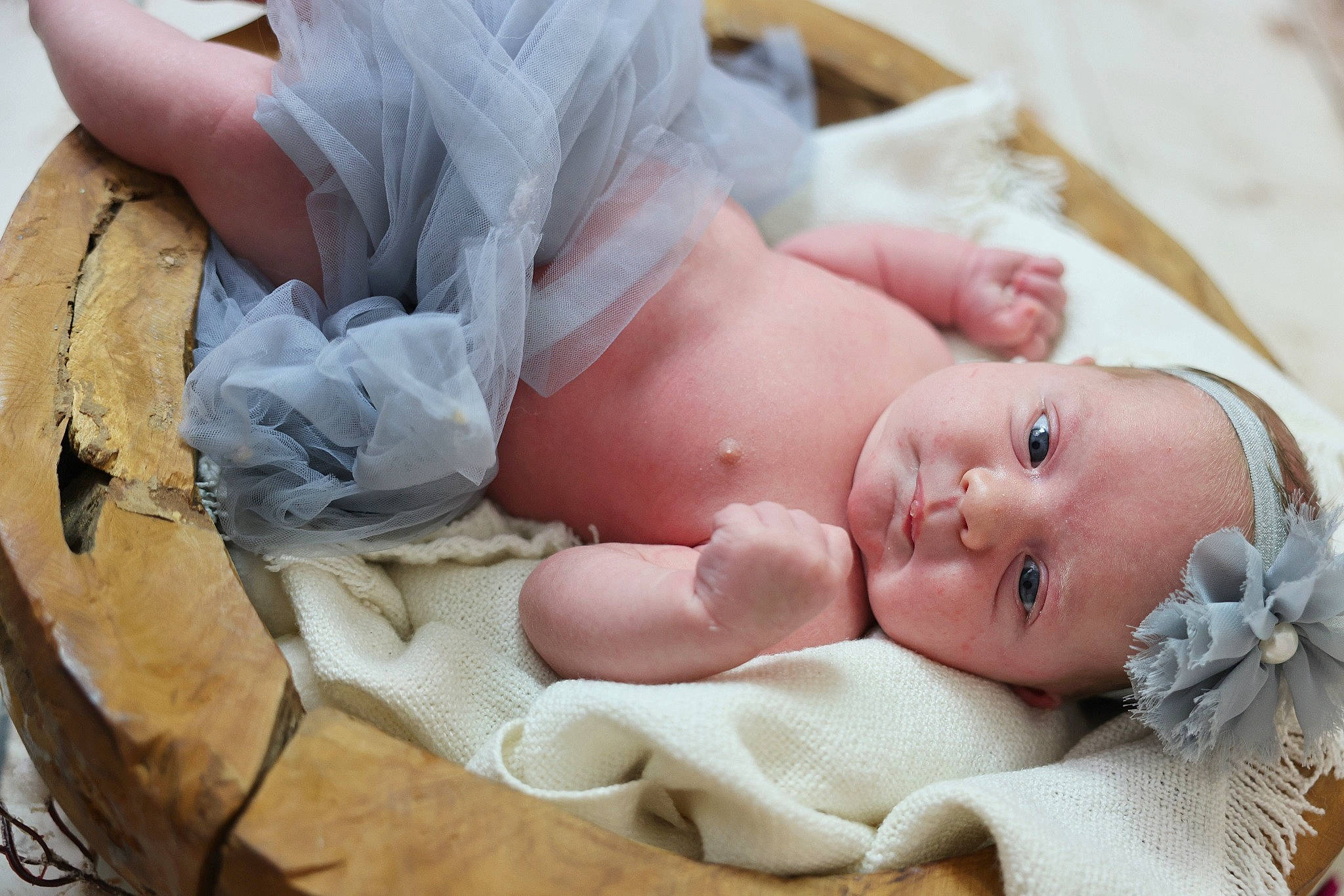 Mya a rejoint le concours — aidez-le/la à gagner de superbes lots ! abdomen, baby, baby_products, baby_sleeping, baby_toddler_clothing, bedding, bedtime, chest, child, comfort, fashion_accessory, hair_accessory, headpiece, linens, nap, person, skin, sleep, textile, toddler