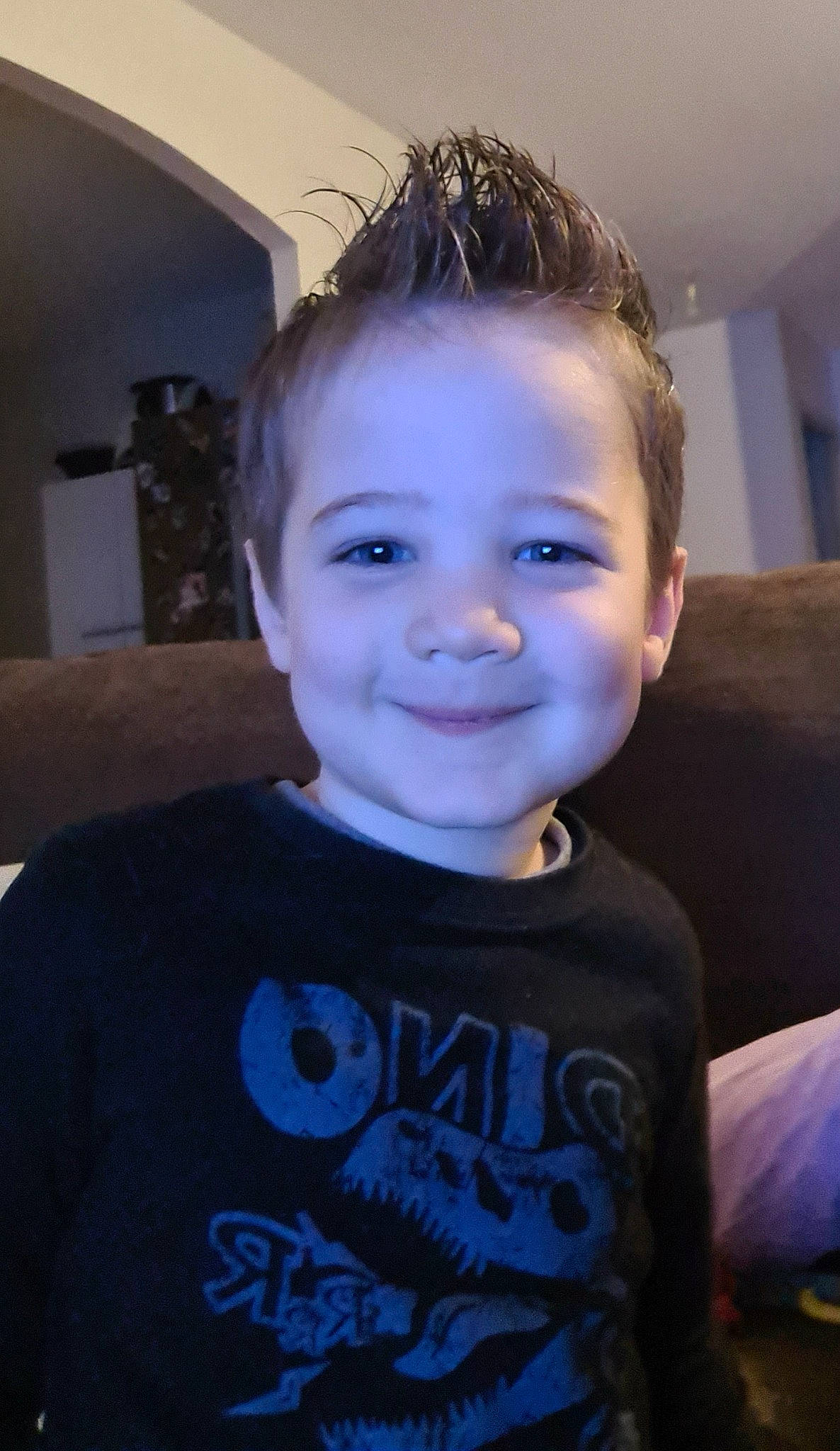 Kylian a rejoint le concours — aidez-le/la à gagner de superbes lots ! cheek, chin, cool, eye, eyebrow, eyelash, flash_photography, forehead, hair, happy, head, iris, jaw, joy, mouth, neck, nose, person, skin, sleeve