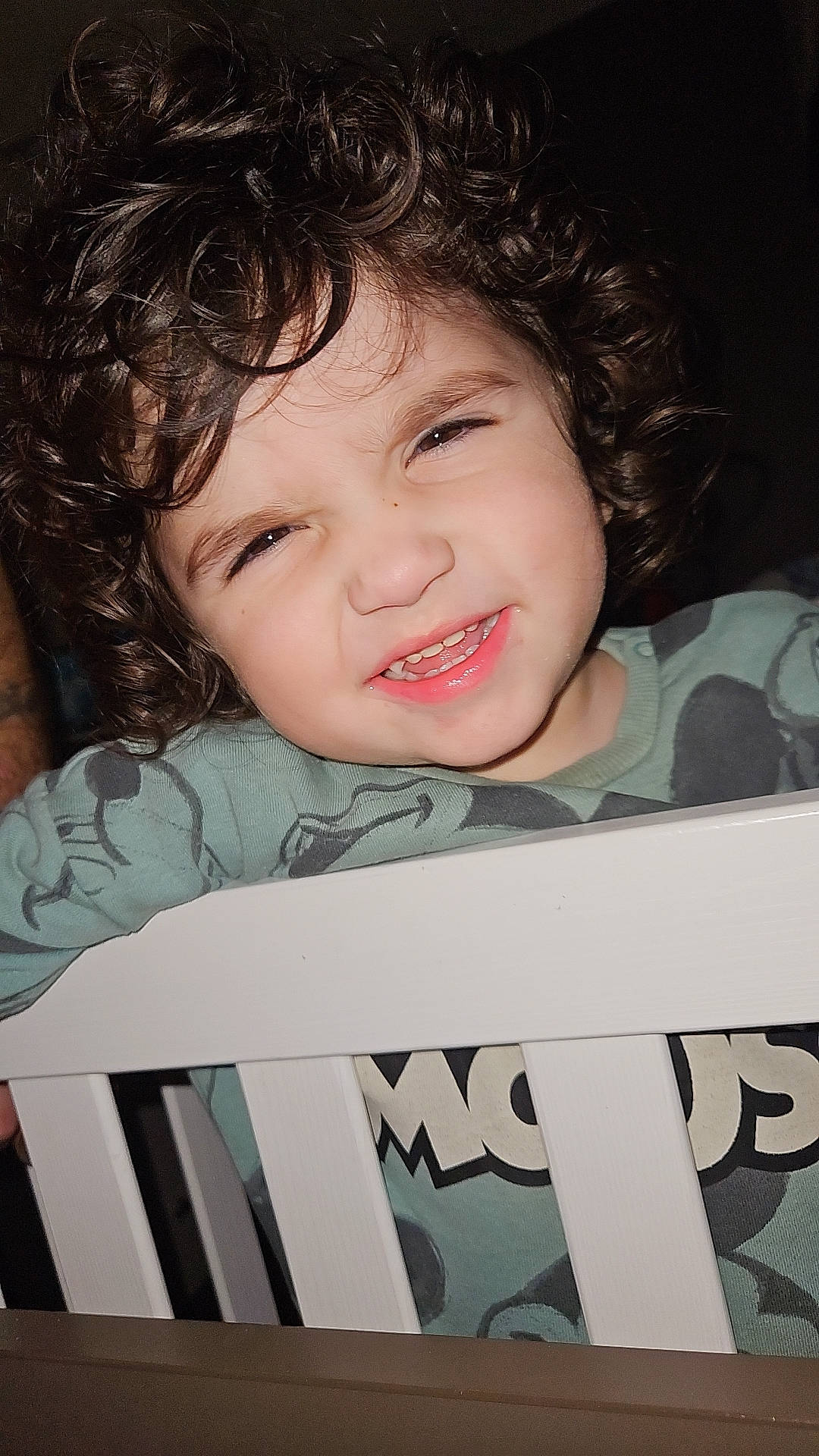 Lawson a rejoint le concours — aidez-le/la à gagner de superbes lots ! cheek, cool, eye, eyebrow, eyelash, face, facial_expression, finger, flash_photography, gesture, hairstyle, happy, human, human_body, iris, lip, nose, organ, person, skin