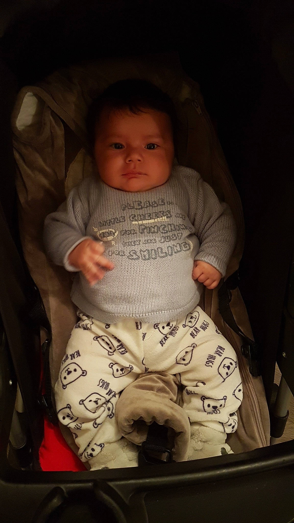 Louis participe au concours pour gagner de l'argent avec cette photo : baby, baby_products, cheek, child, eye, iris, person, sitting, skin, smile, toddler