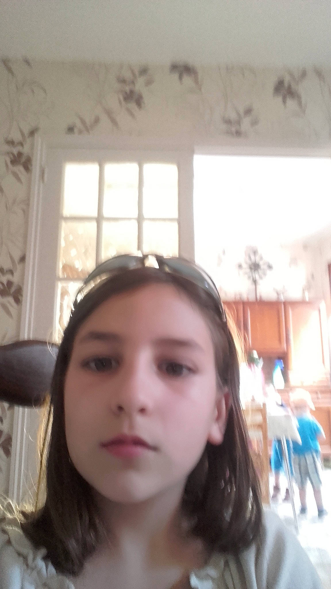 Cynthia participe au concours pour gagner de l'argent avec cette photo : black_hair, cheek, chin, ear, eyebrow, eyelash, face, forehead, girl, hair, hair_accessory, hairstyle, head, headgear, human_hair_color, jaw, lip, long_hair, nose, person