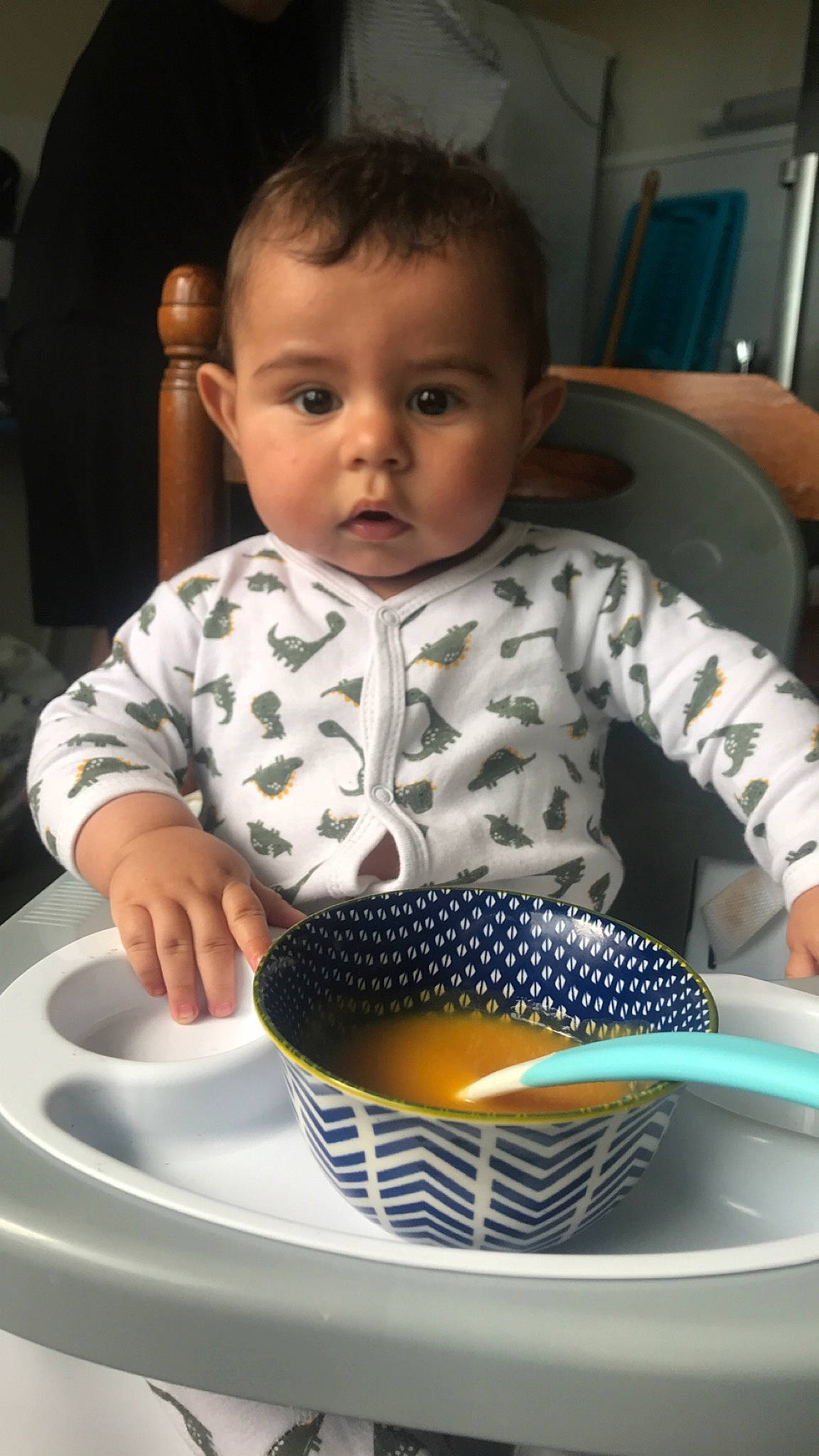 Mohamed-aziz a rejoint le concours — aidez-le/la à gagner de superbes lots ! baby, baby_products, baby_toddler_clothing, chair, child, dishware, drinkware, face, finger, fun, iris, mammal, pattern, person, product, serveware, sitting, sleeve, t_shirt, tableware