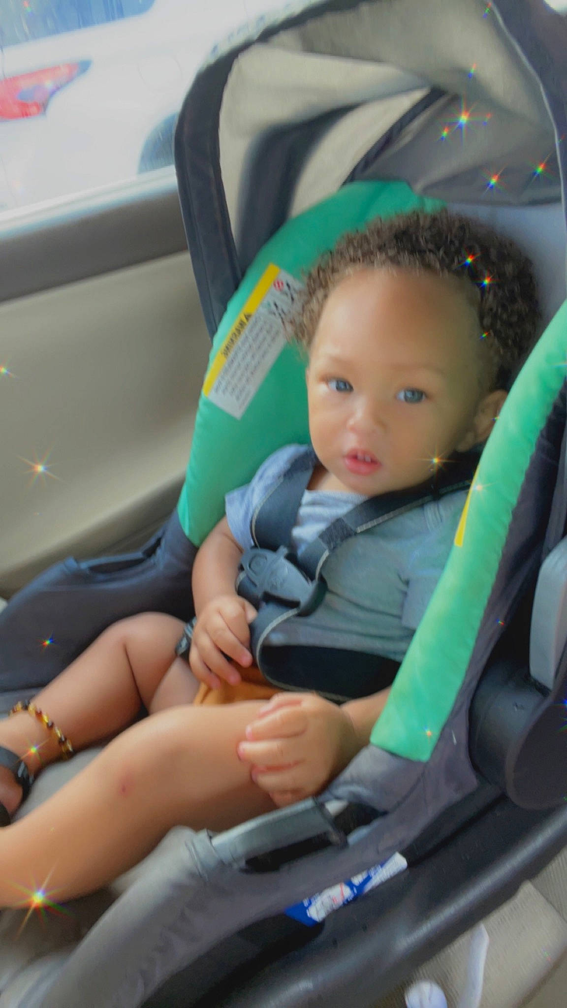 Joaquin is registered to the contest to win money with this photo: auto_part, automotive_design, automotive_exterior, automotive_window_part, car_seat, car_seat_cover, child, comfort, family_car, fun, head_restraint, leisure, mode_of_transport, motor_vehicle, person, personal_luxury_car, steering_wheel, toddler, vehicle, vehicle_door