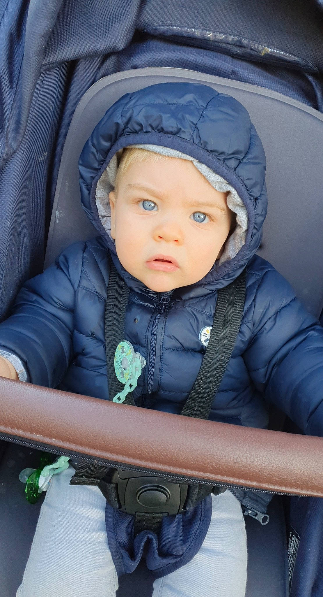 Lùcas a rejoint le concours — aidez-le/la à gagner de superbes lots ! baby, baby_carriage, baby_in_car_seat, baby_products, car_seat, cheek, child, headwear, person, product, toddler