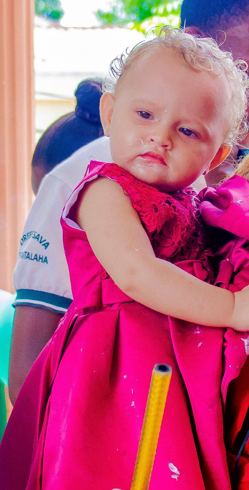 Mianja a rejoint le concours — aidez-le/la à gagner de superbes lots ! baby, baby_toddler_clothing, chin, curtain, dress, electric_blue, eye, formal_wear, happy, head, iris, lip, magenta, pattern, person, pink, purple, skin, sleeve, t_shirt