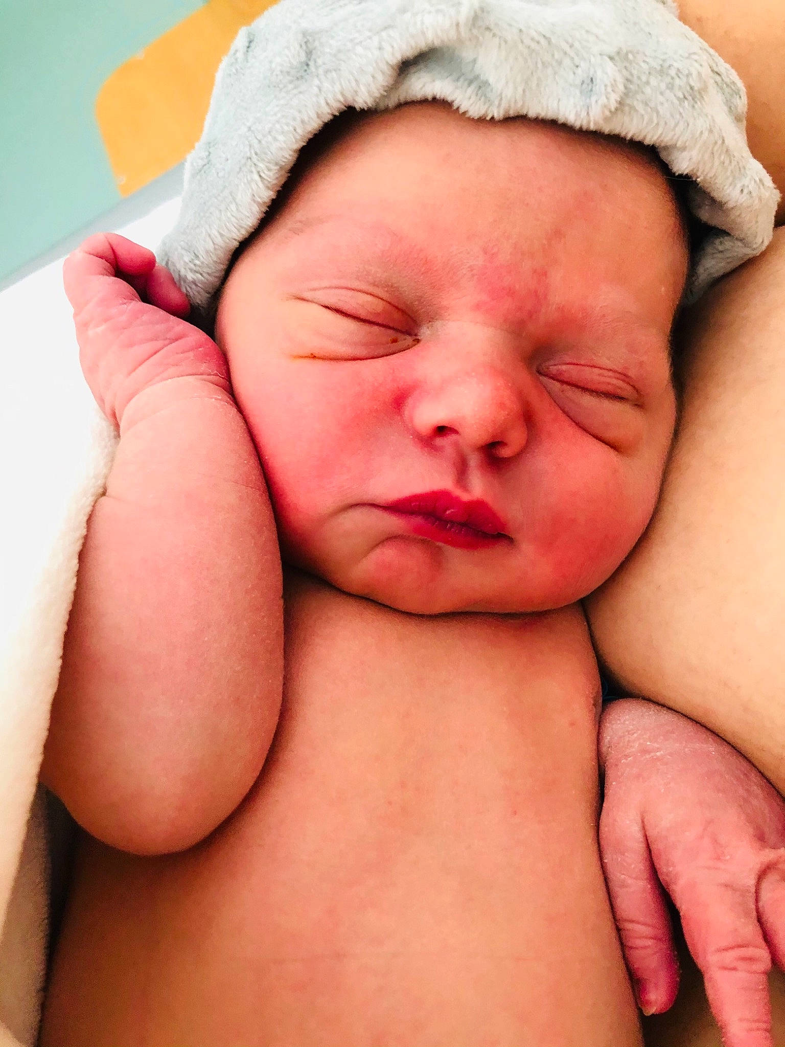 Afonso a rejoint le concours — aidez-le/la à gagner de superbes lots ! baby, baby_sleeping, bedtime, cheek, child, close_up, comfort, finger, flesh, forehead, headwear, human, lip, muscle, nap, nose, organ, person, photography, skin