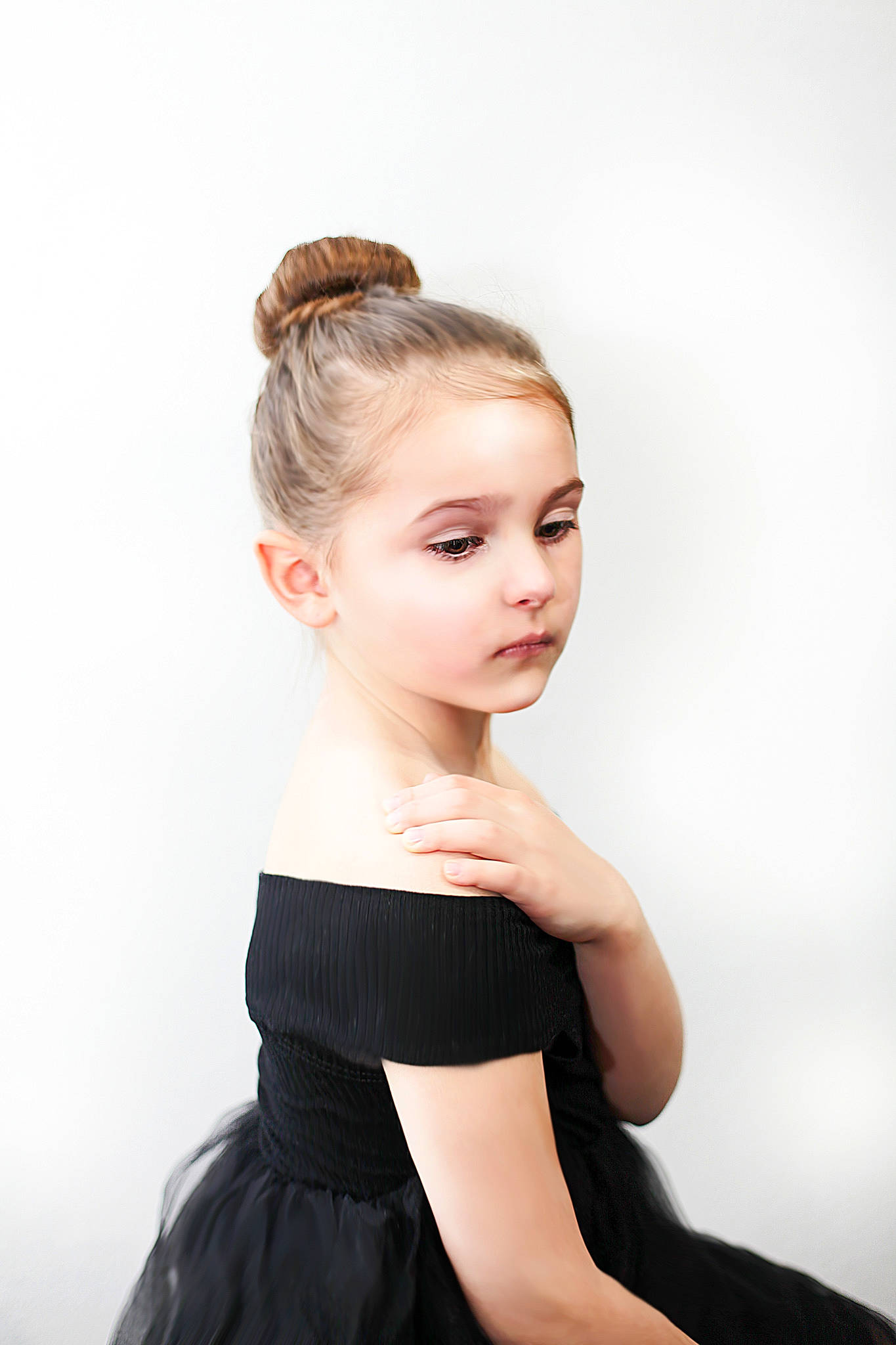 Ellee joined the competition — help win amazing prizes! arm, blond, brown_hair, bun, chignon, croydon_facelift, dance, day_dress, event, eyelash, fashion_design, fashion_model, flash_photography, formal_wear, long_hair, makeover, neck, one_piece_garment, person, sleeve