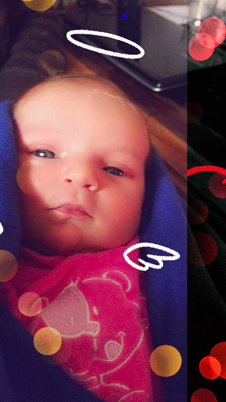 Eléonore a rejoint le concours — aidez-le/la à gagner de superbes lots ! baby, baby_toddler_clothing, cheek, chin, cool, ear, eyebrow, eyelash, facial_expression, forehead, happy, headgear, human, iris, lip, mouth, nose, person, pink, product