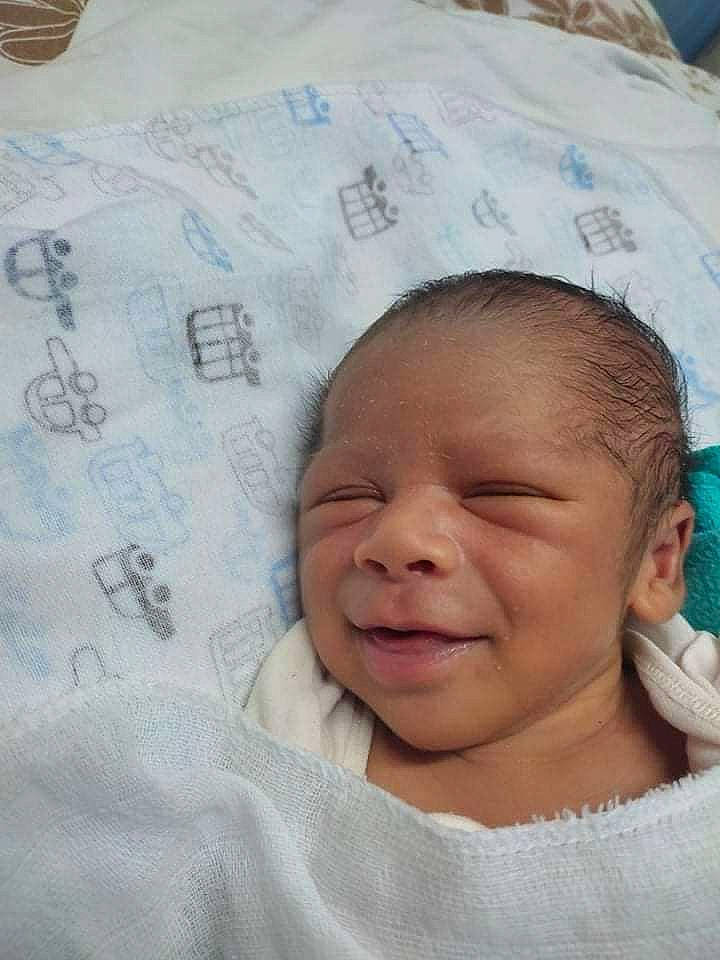 Tyson Manureva Raphaël Teivao a rejoint le concours — aidez-le/la à gagner de superbes lots ! baby, bedding, cheek, child, chin, comfort, eyebrow, facial_expression, fun, happy, linens, nose, pattern, person, skin, sleeve, smile, textile, toddler, white