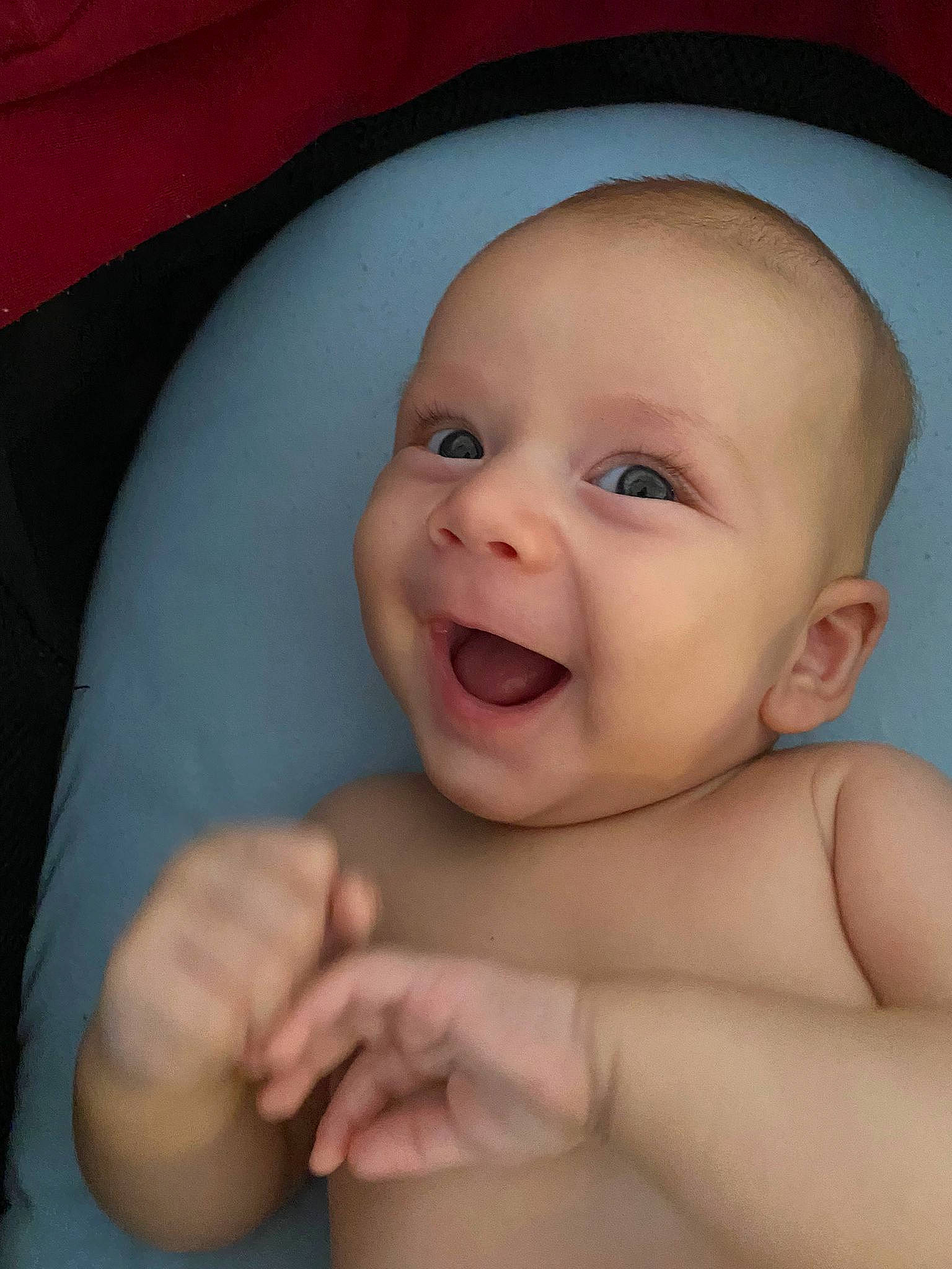 Ilan participe au concours pour gagner de l'argent avec cette photo : baby, cheek, chin, eye, eyebrow, eyelash, face, gesture, happy, head, human_body, iris, lip, mouth, neck, nose, person, skin, smile, stomach