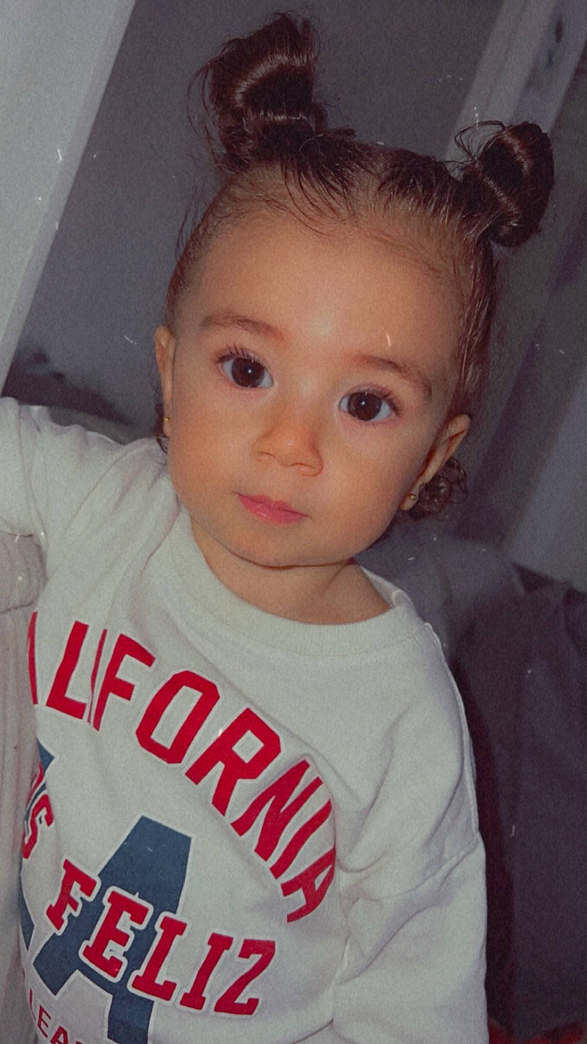 Khalissy participe au concours pour gagner de l'argent avec cette photo : baby_toddler_clothing, cheek, ear, eye, eyebrow, eyelash, flash_photography, forehead, hair, happy, head, iris, jaw, lip, mouth, neck, nose, person, skin, sleeve