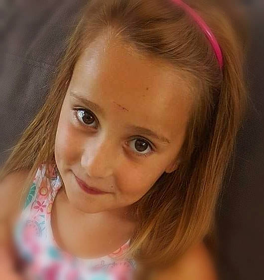 Laora participe au concours pour gagner de l'argent avec cette photo : beauty, blond, brown_hair, cheek, child_model, chin, close_up, eye, eyebrow, face, forehead, girl, hairstyle, head, human_hair_color, joy, lip, long_hair, nose, person