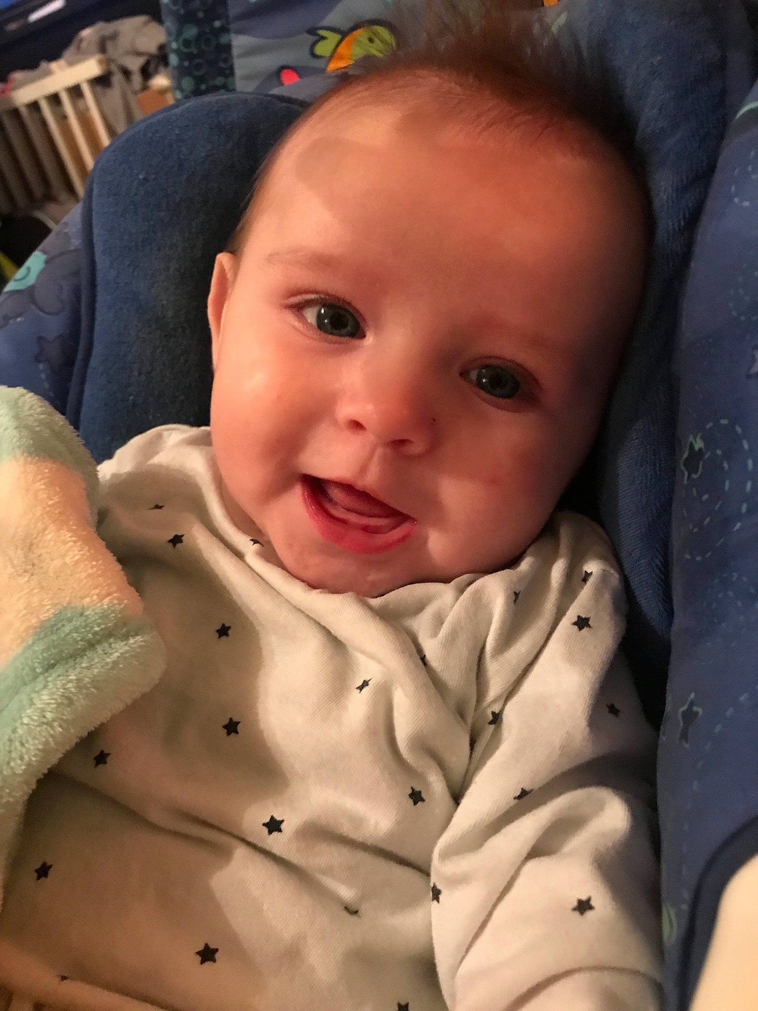 Damon a rejoint le concours — aidez-le/la à gagner de superbes lots ! baby, cheek, child, chin, ear, eye, eyebrow, face, facial_expression, forehead, head, iris, lip, mouth, neck, nose, person, skin, smile, toddler