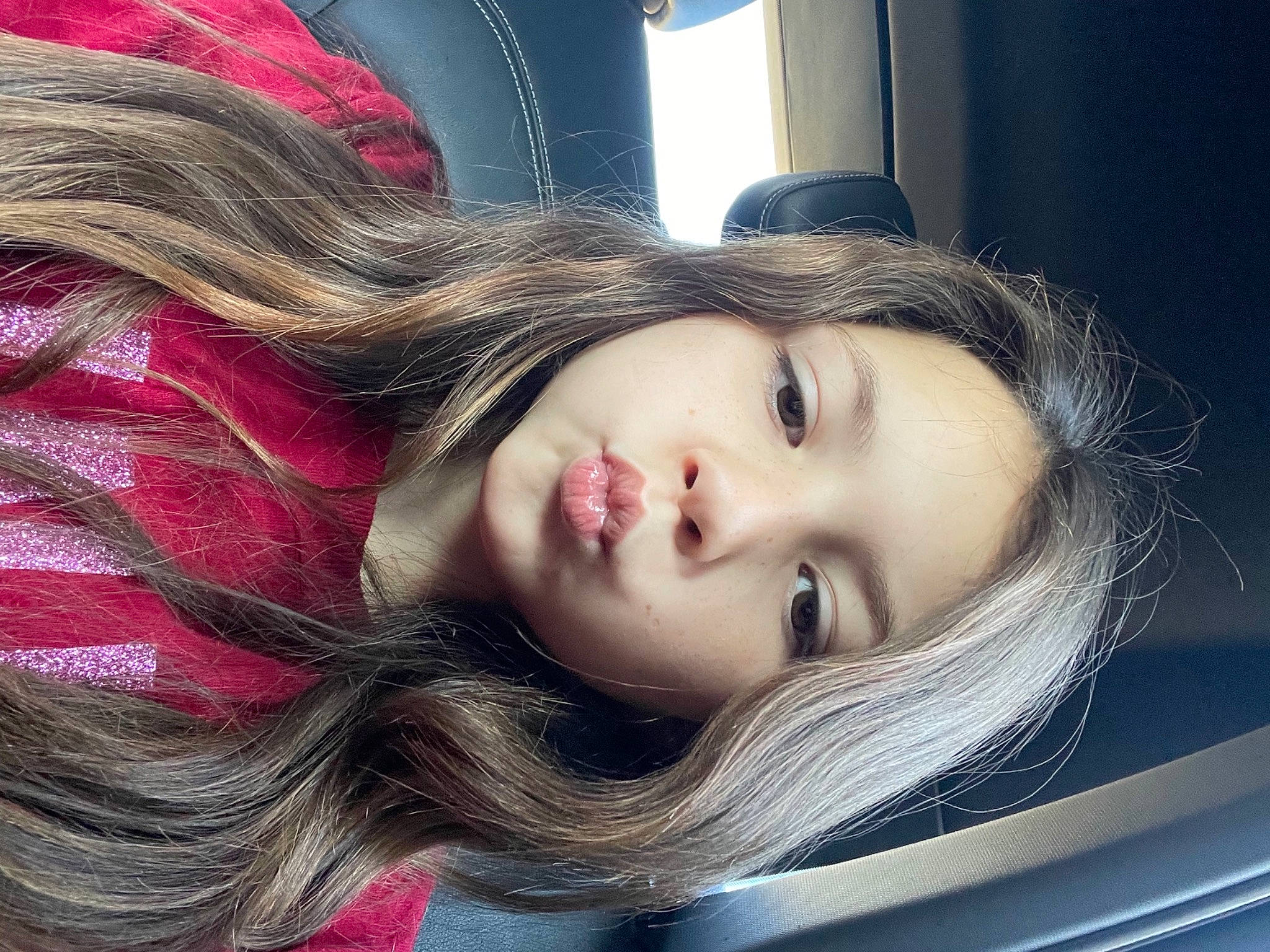 Kassy-joy participe au concours pour gagner de l'argent avec cette photo : automotive_design, beauty, black_hair, cheek, chin, comfort, cool, cosmetics, eye, eyebrow, eyelash, flash_photography, hair, iris, lip, lipstick, long_hair, mouth, nose, person