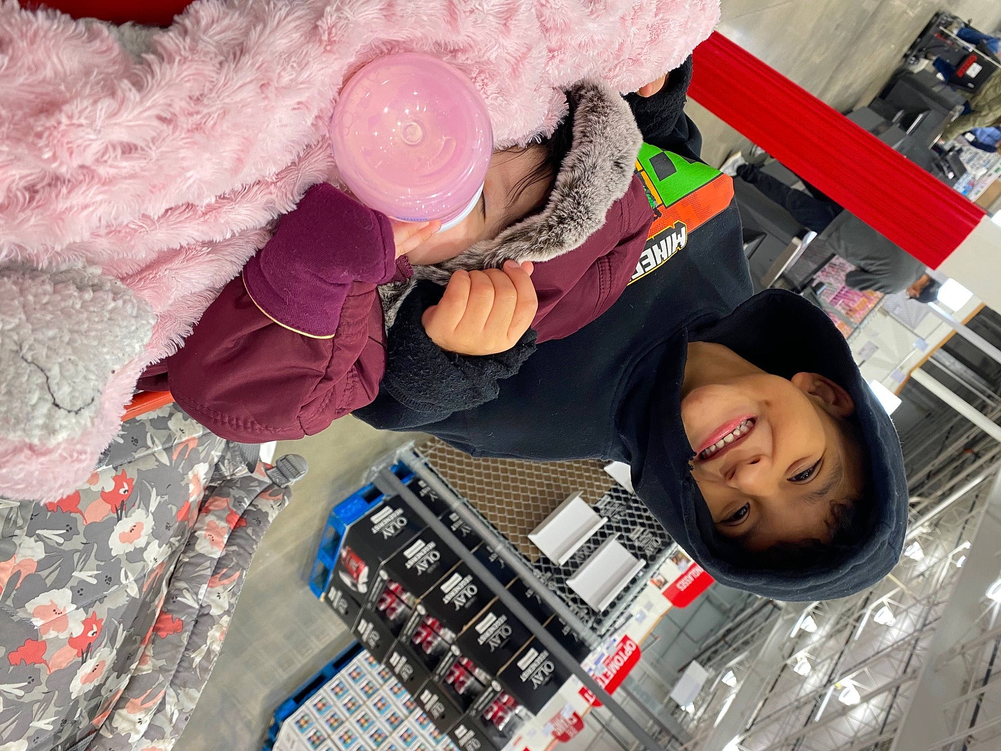 Lionel is registered to the contest to win money with this photo: audio_equipment, black_hair, computer_hardware, cool, electronic_engineering, eyelash, eyewear, fashion_accessory, fun, happy, hat, joy, magenta, party_supply, pattern, person, smile, street_fashion