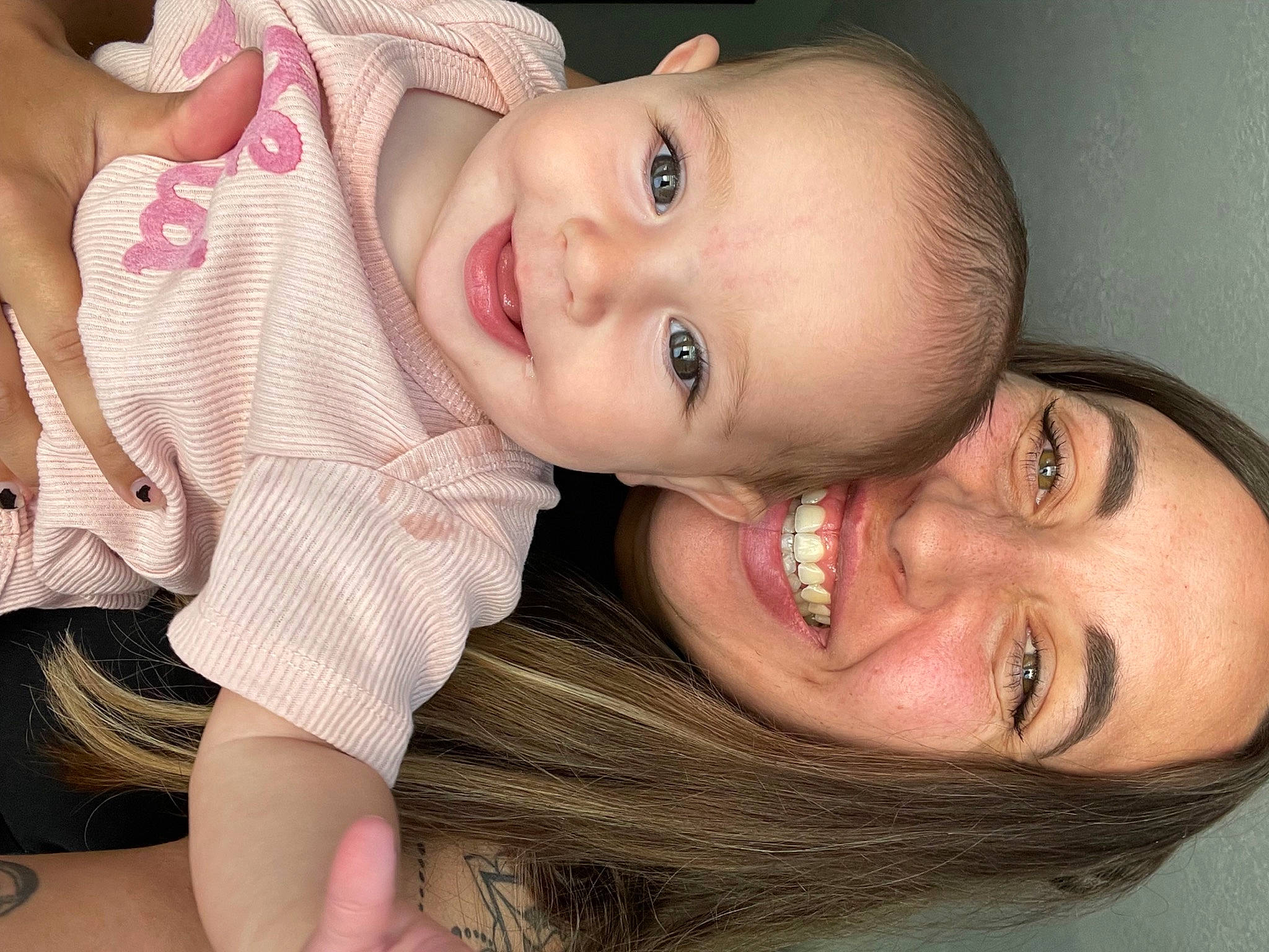 Shea is registered to the contest to win money with this photo: cheek, chin, eye, eyebrow, face, facial_expression, hand, happy, head, human_body, iris, joy, lip, mouth, muscle, neck, nose, organ, person, skin