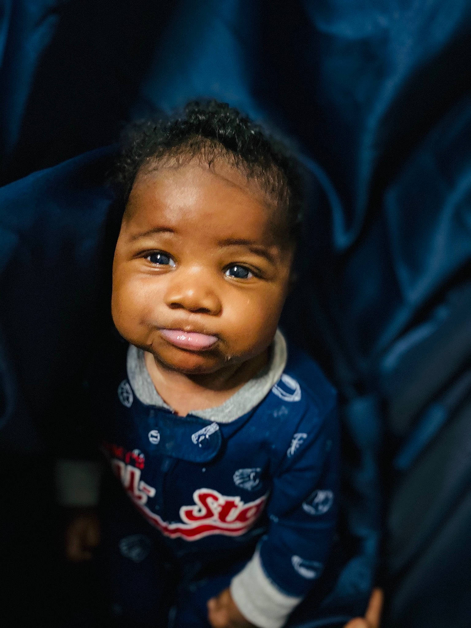 Hassan is registered to the contest to win money with this photo: cheek, ear, eye, eyebrow, face, flash_photography, forehead, gesture, happy, head, human_body, iris, lip, mouth, neck, nose, organ, person, skin, sleeve