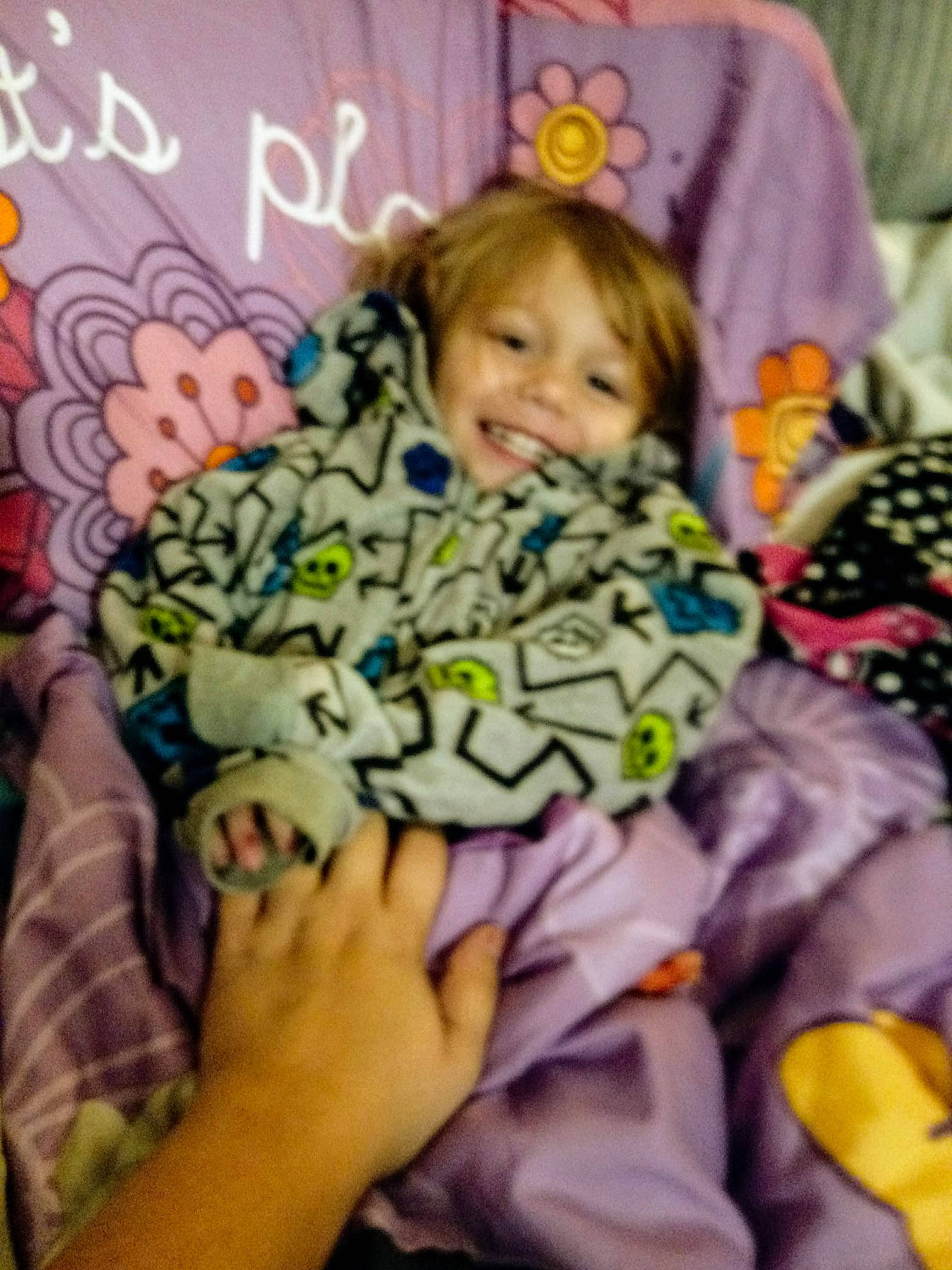 Crriy is registered to the contest to win money with this photo: child, day, eye, finger, fun, girl, head, infant, iris, joy, person, play, product, purple, skin, smile, textile, toddler, toy