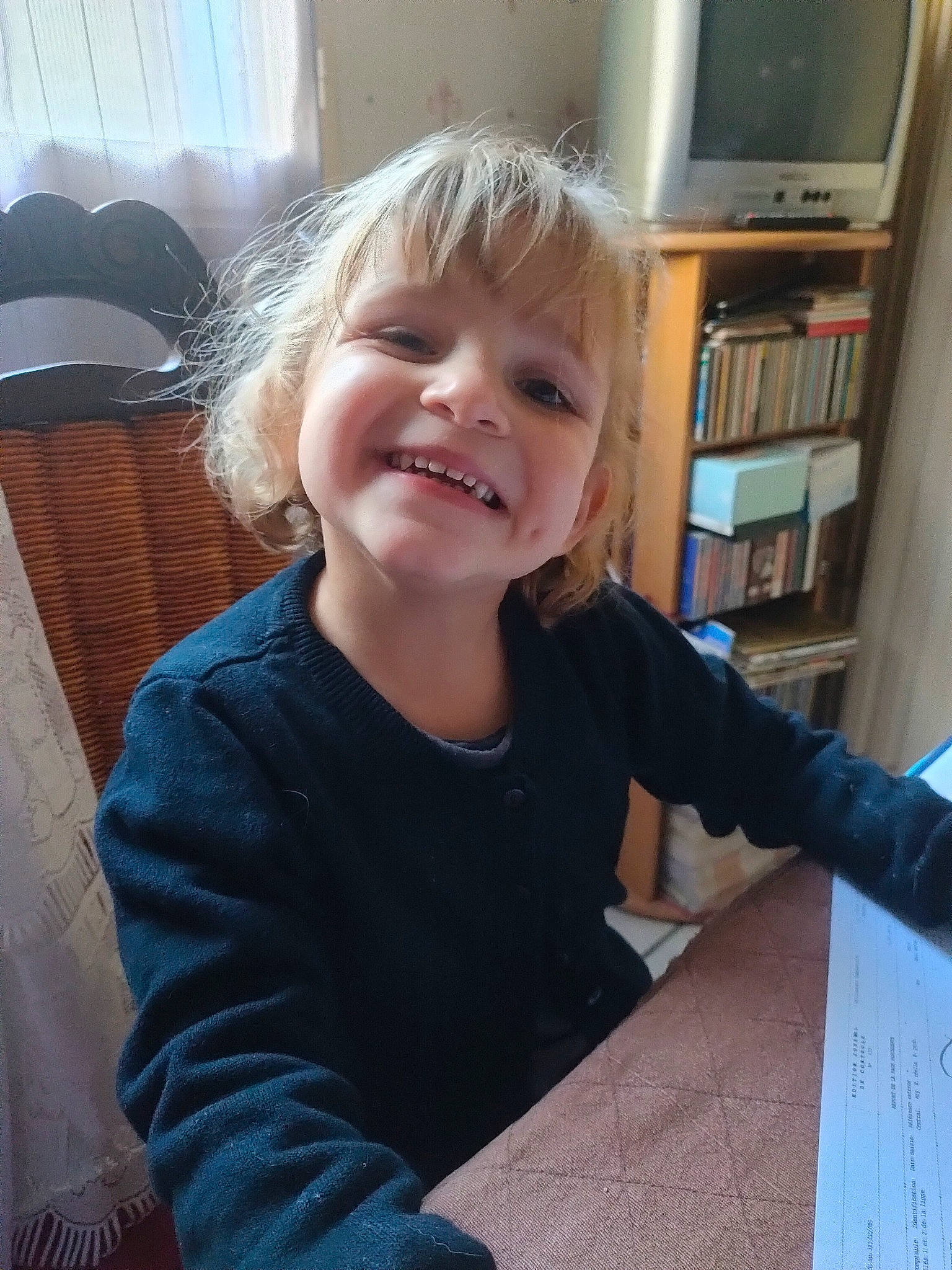 Mélyne a rejoint le concours — aidez-le/la à gagner de superbes lots ! blond, cheek, child, ear, face, facial_expression, fun, hair, head, joy, laugh, long_hair, nose, organ, person, smile, toddler, tooth