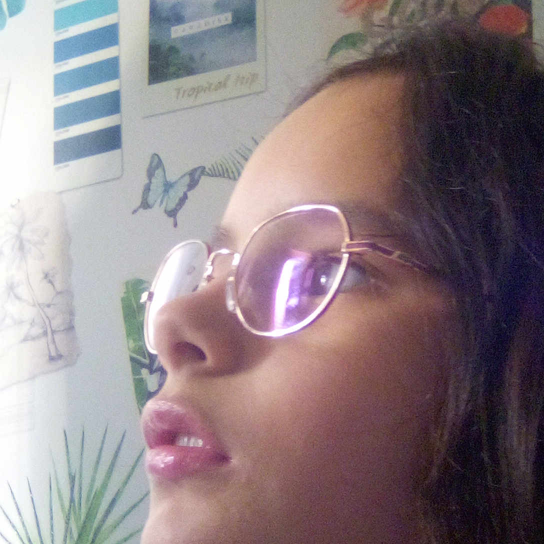 Orianna a rejoint le concours — aidez-le/la à gagner de superbes lots ! beauty, black_hair, chin, cool, ear, eyebrow, eyewear, face, forehead, fun, glasses, hair, head, lip, nose, photography, selfie, smile, sunglasses, vision_care