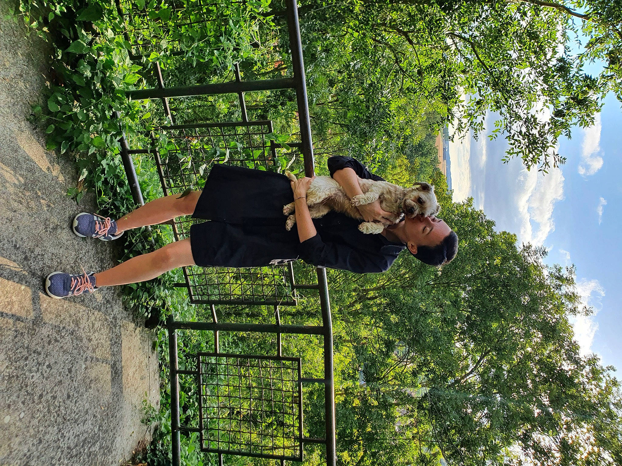 Zoë a rejoint le concours — aidez-le/la à gagner de superbes lots ! fun, grass, green, leisure, photography, plant, spring, tree, vacation