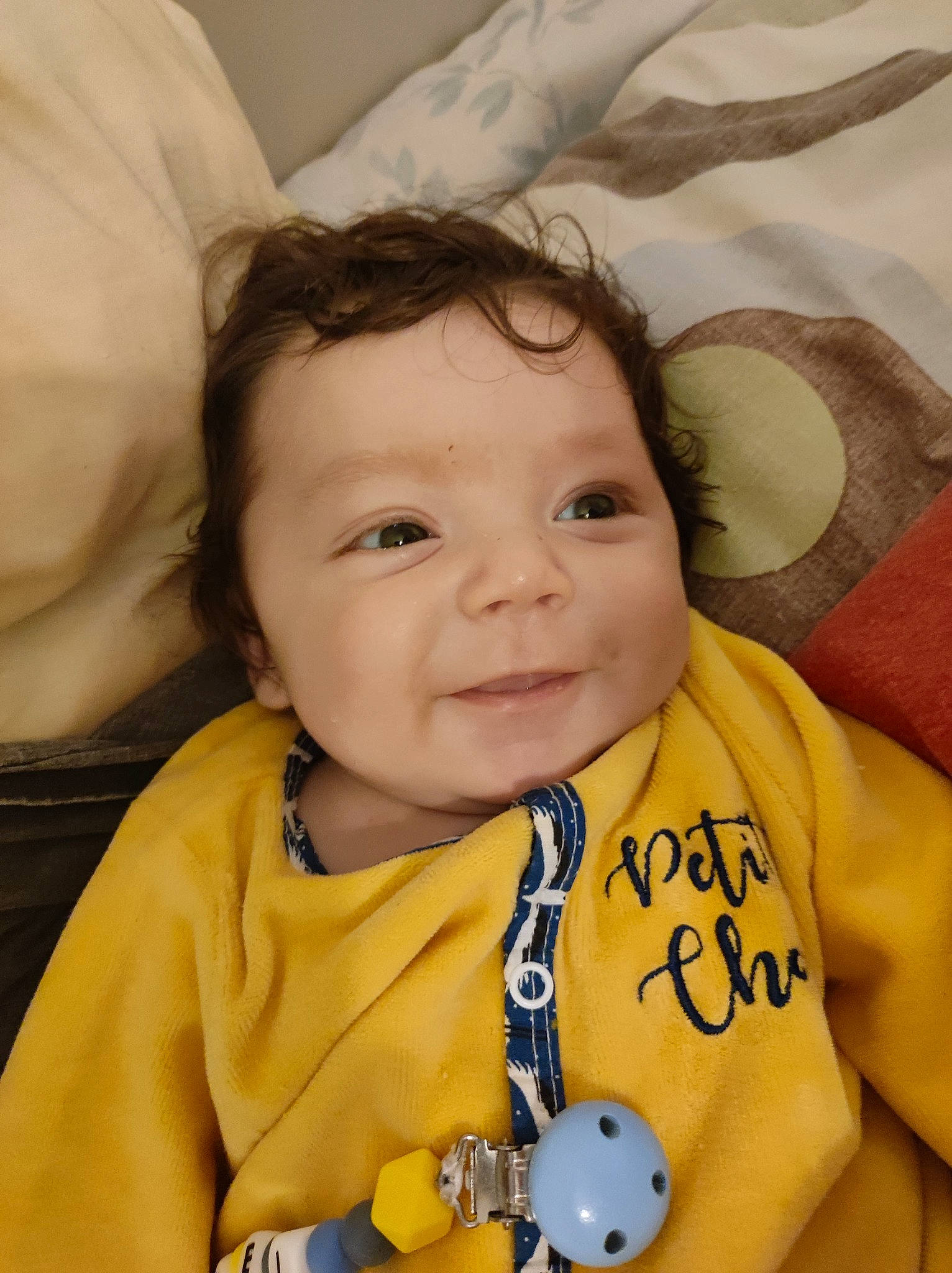 Tymaël a rejoint le concours — aidez-le/la à gagner de superbes lots ! baby, baby_toddler_clothing, cheek, chin, eyebrow, face, finger, hair, hairstyle, happy, head, iris, mammal, nose, organ, person, skin, sleeve, smile, toddler