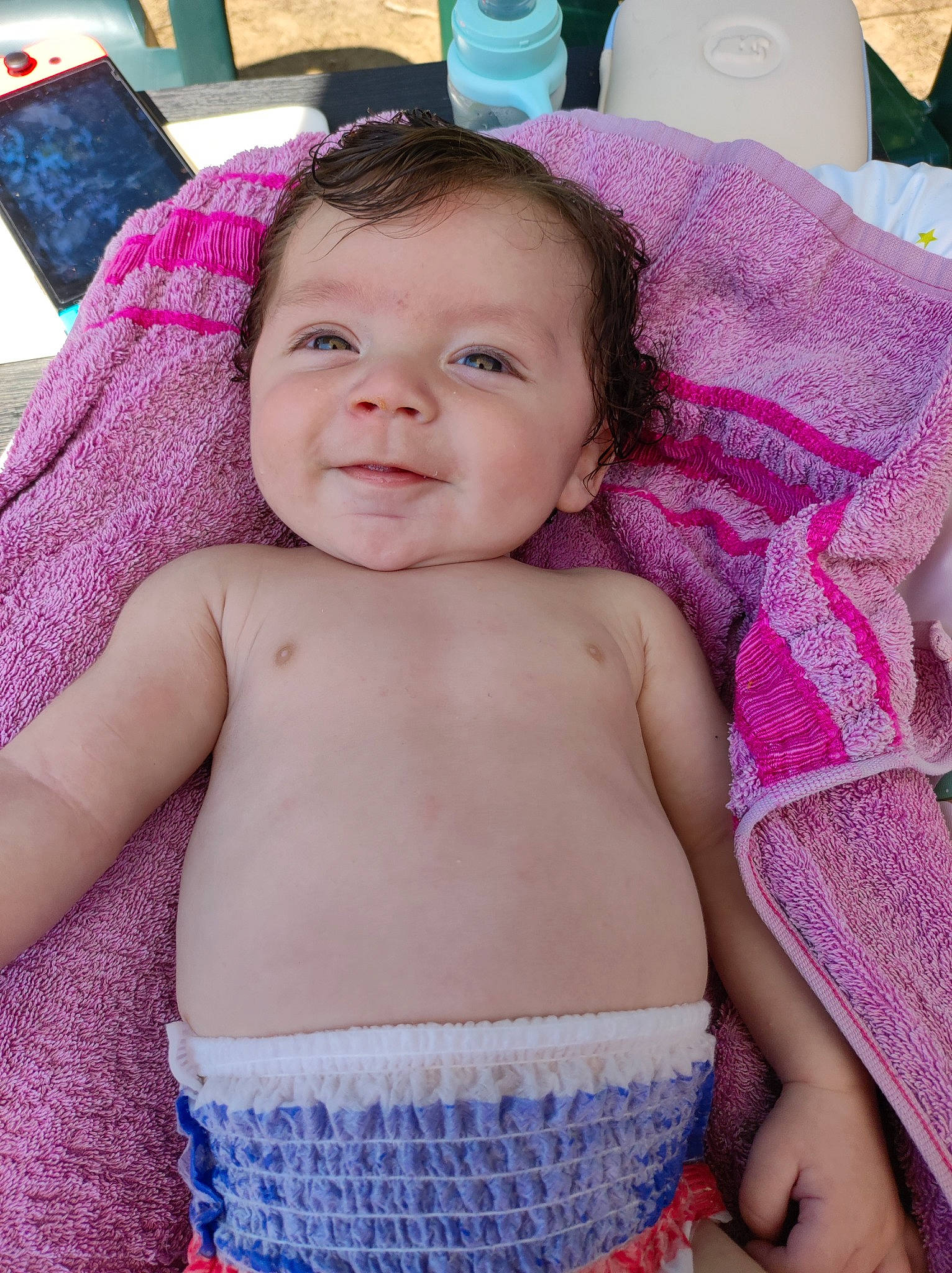 Tymaël participe au concours pour gagner de l'argent avec cette photo : arm, cheek, chin, eyebrow, eyelash, face, facial_expression, forehead, hairstyle, head, human_body, lip, neck, nose, organ, person, product, purple, skin, smile