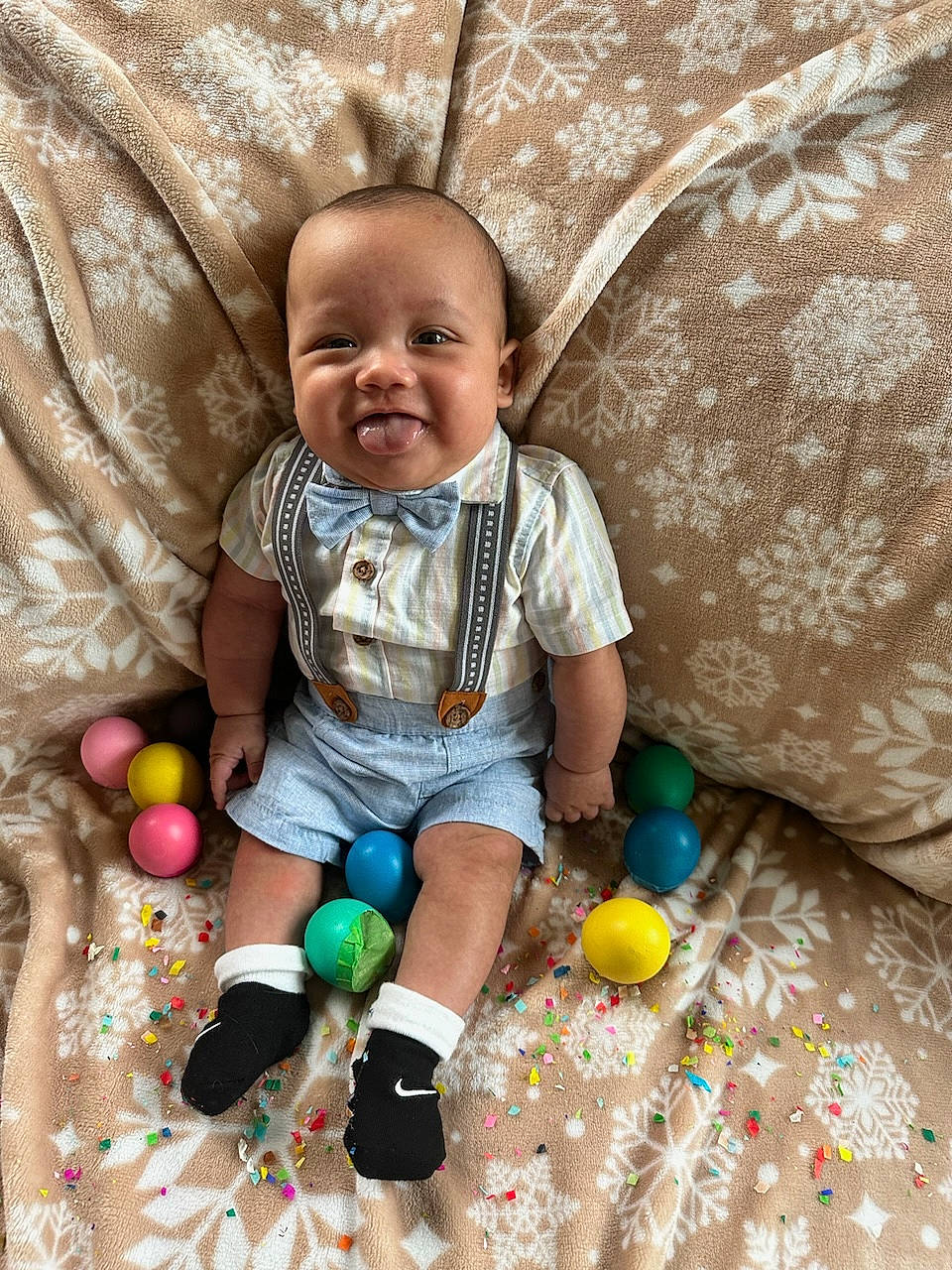 Mathias is registered to the contest to win money with this photo: adaptation, baby, baby_toddler_clothing, child, comfort, eye, face, finger, fun, happy, head, human, iris, joy, person, photograph, product, skin, smile, textile