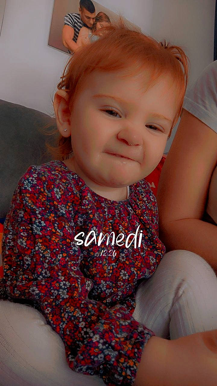 Giulia participe au concours pour gagner de l'argent avec cette photo : baby_toddler_clothing, cheek, chin, comfort, eye, eyebrow, face, facial_expression, hairstyle, joint, leg, lip, mouth, neck, nose, organ, person, product, shoulder, skin