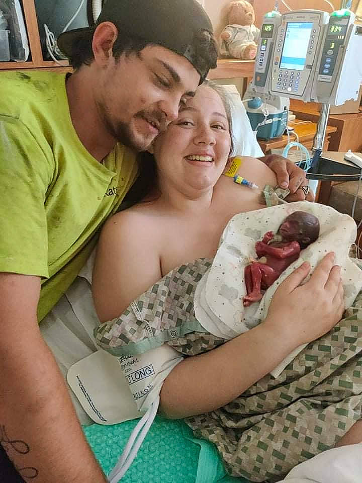 Elvie joined the competition — help win amazing prizes! abdomen, arm, baseball_cap, cap, chest, child, comfort, event, finger, fun, green, happy, headwear, interaction, joint, joy, mouth, muscle, organ, person